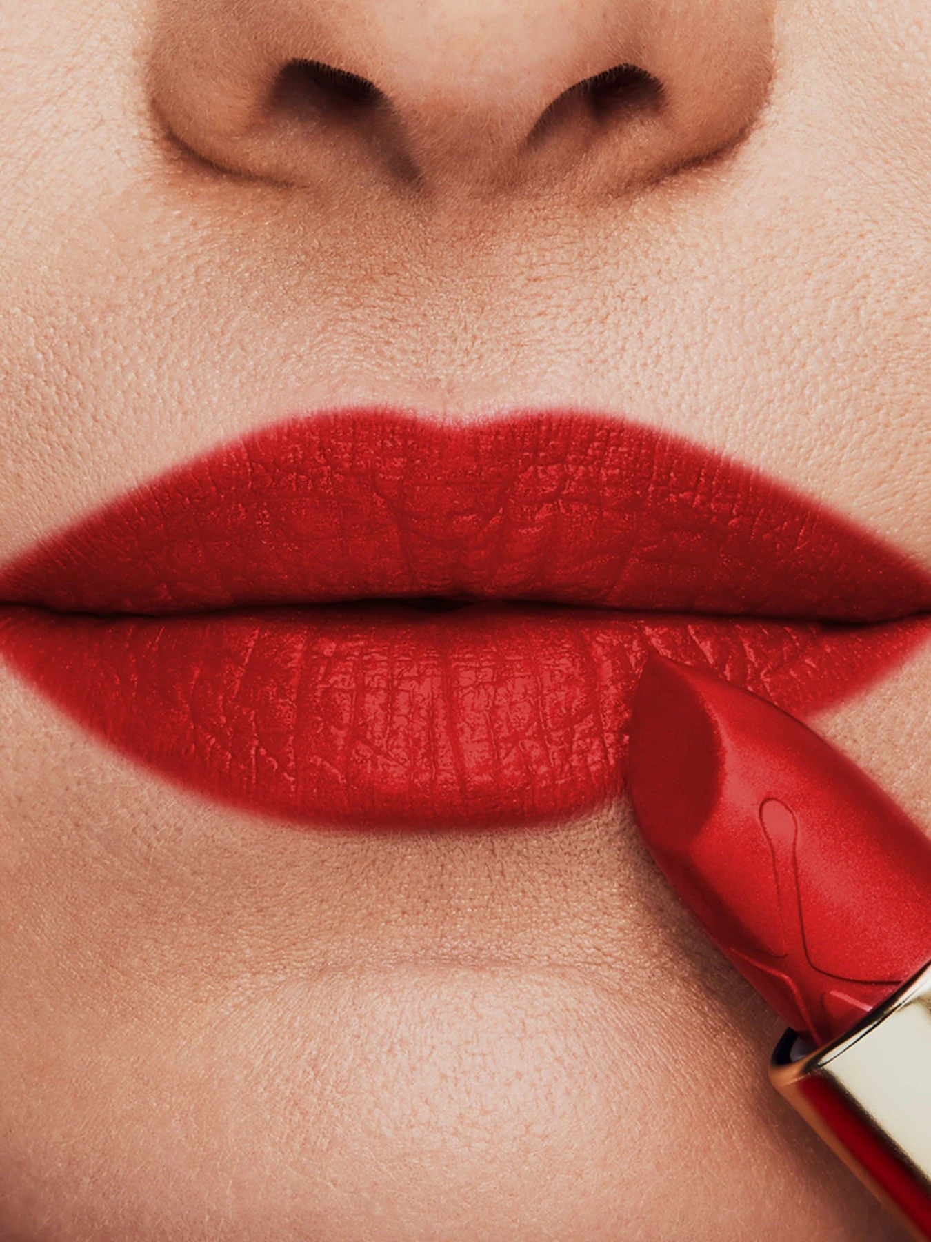 Помада увлажняющая Colour Elixir Moisture Lipstick MAX FACTOR модель 3614227902121 Помада увлажняющая Colour Elixir Moisture Lipstick MAX FACTOR модель 3614227902121 Фото