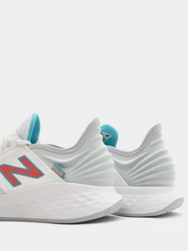 Кроссовки New Balance FreshFoam Roav модель WROAVCH Фото