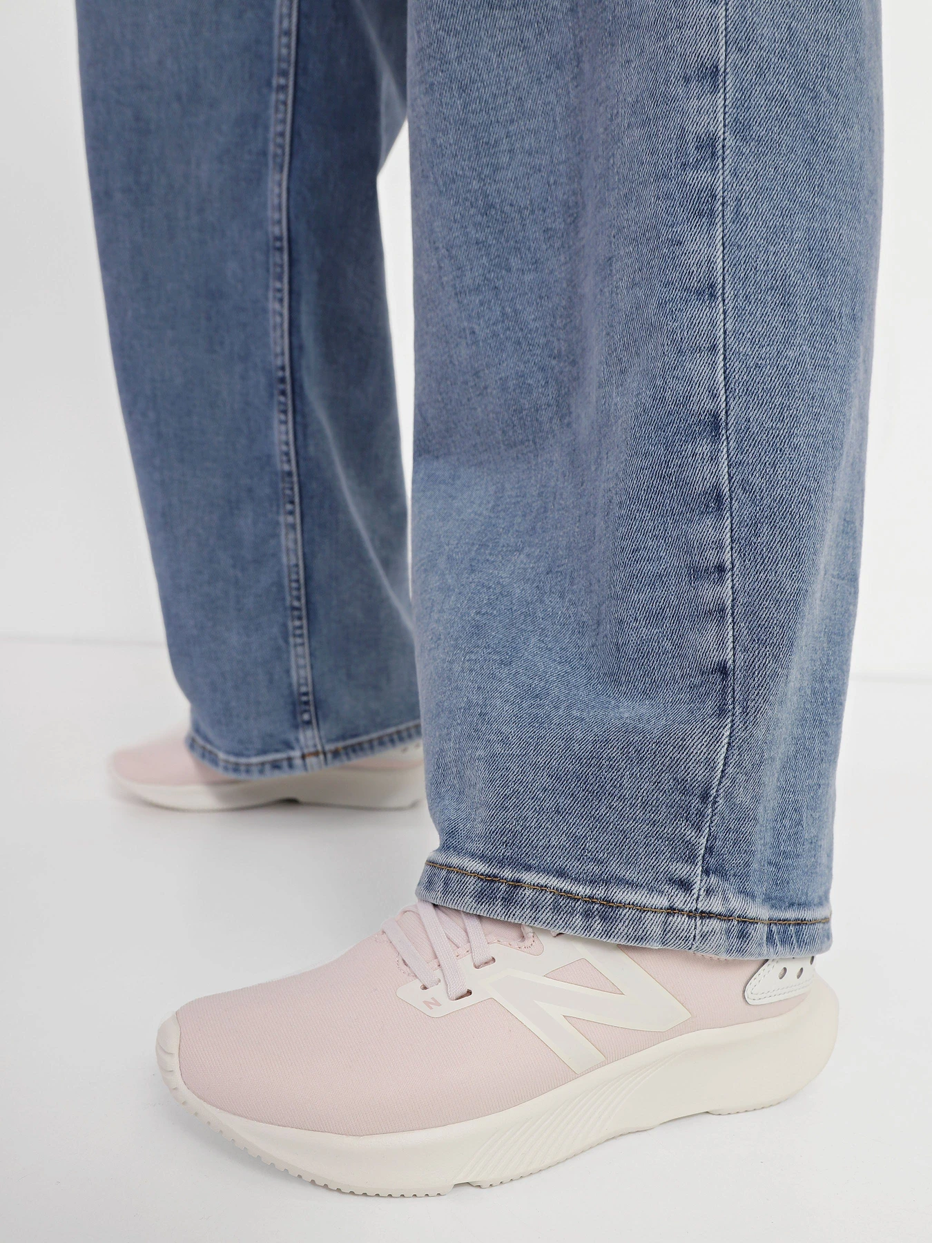 Кроссовки New Balance 430 модель WE430RI2 Кроссовки New Balance 430 модель WE430RI2 Фото
