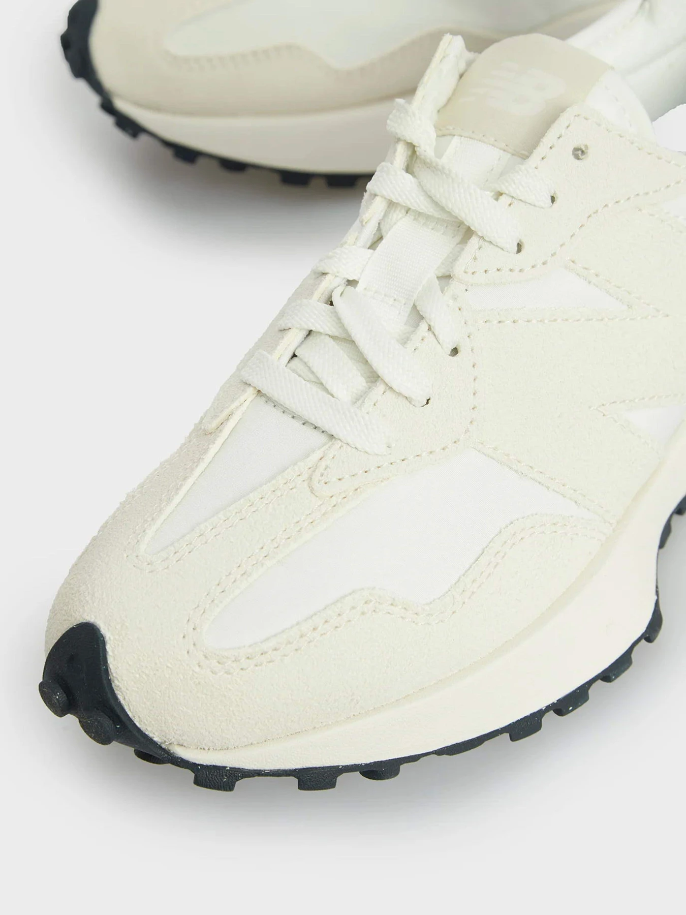 Кроссовки New Balance 327 модель WS327MF Кроссовки New Balance 327 модель WS327MF Фото