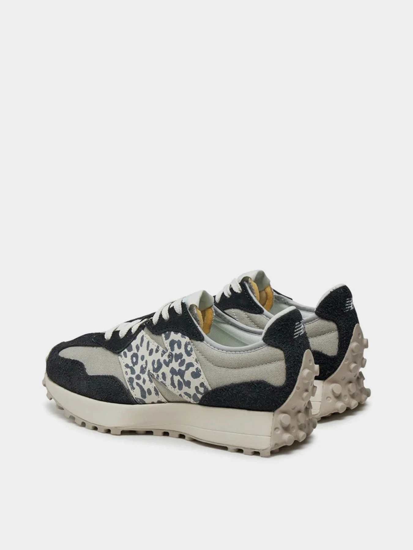 Кроссовки New Balance 327 модель WS327AP Кроссовки New Balance 327 модель WS327AP Фото