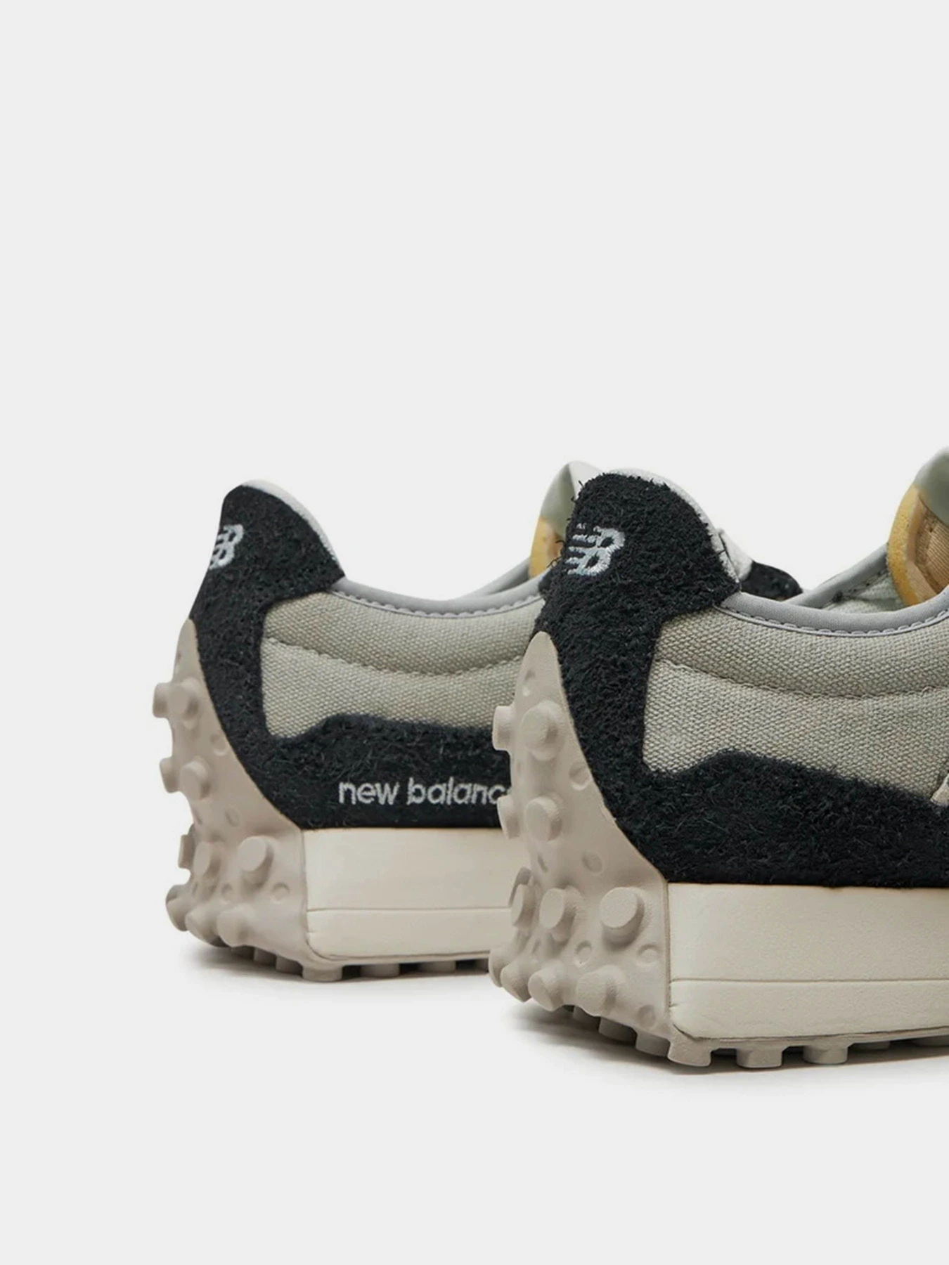 Кроссовки New Balance 327 модель WS327AP Кроссовки New Balance 327 модель WS327AP Фото