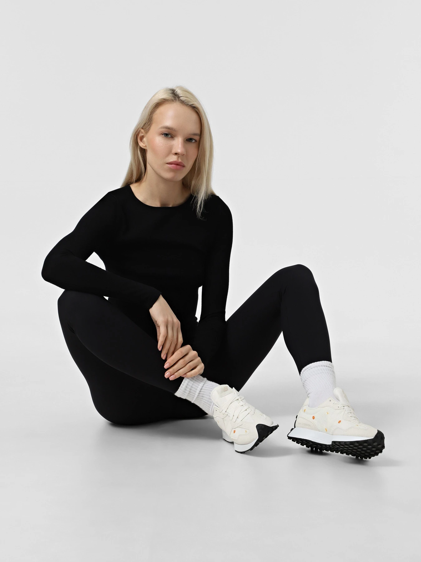 Кроссовки New Balance 327 модель WS327DCA Кроссовки New Balance 327 модель WS327DCA Фото