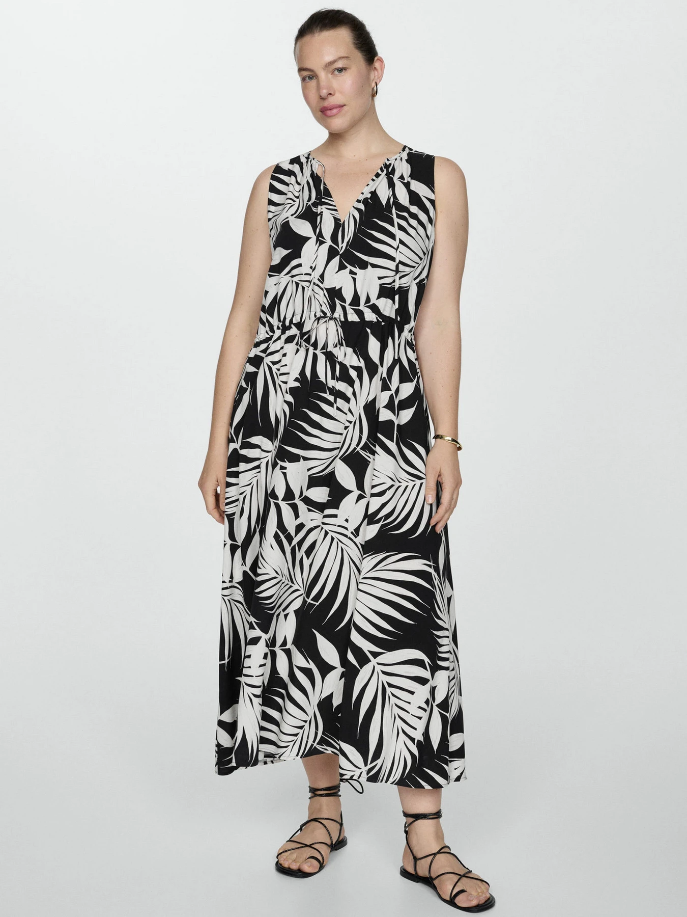 Платья MANGO Julia модель 77010347_99 Платья MANGO Julia модель 77010347_99 Фото