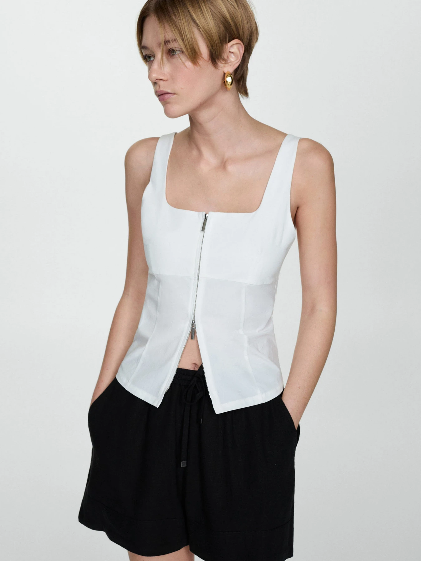 Шорти MANGO Bogota модель 67069404_99 Шорти MANGO Bogota модель 67069404_99 Фото