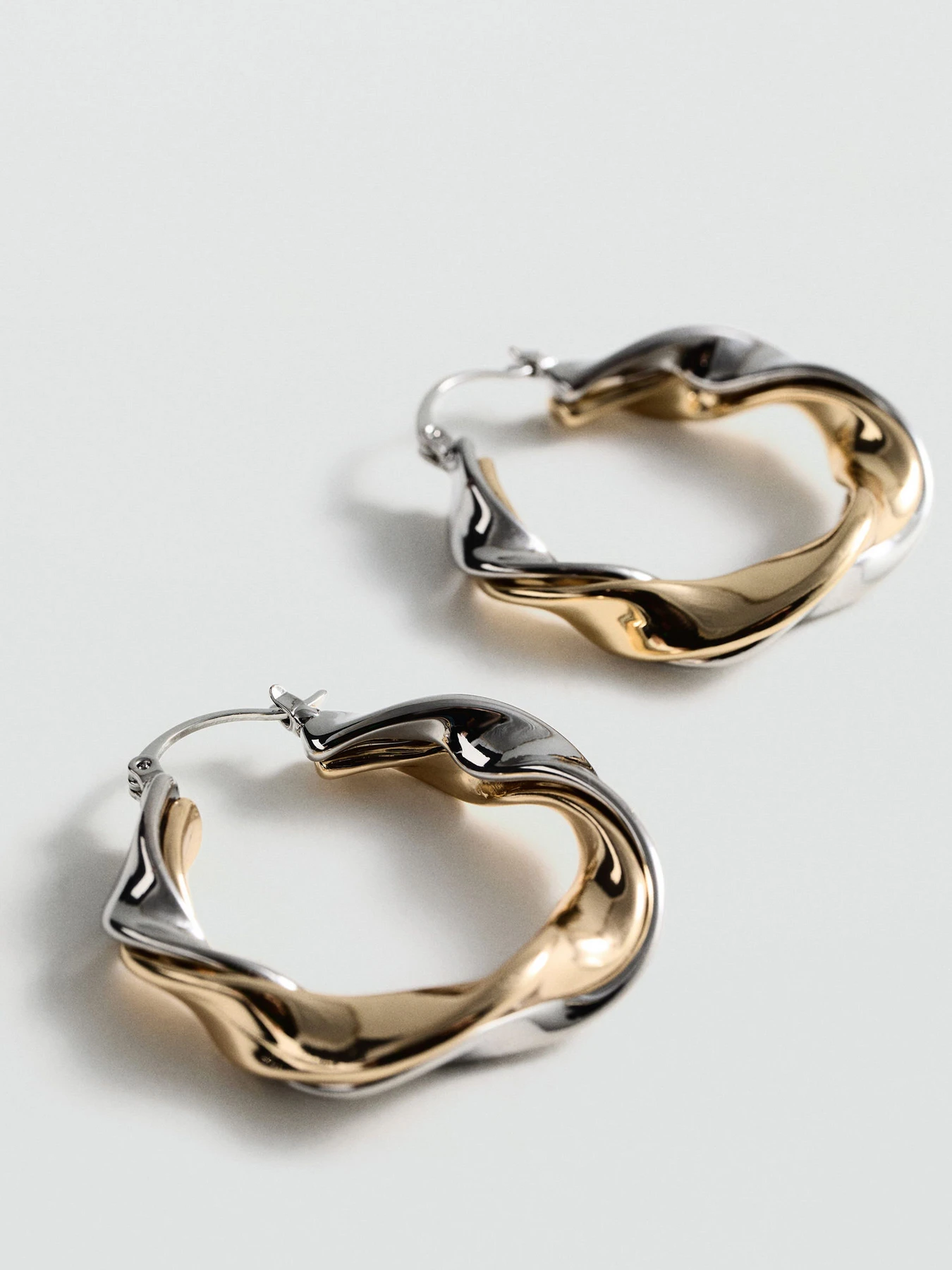 Серьги-гвоздики MANGO модель 77010617_OR Серьги-гвоздики MANGO модель 77010617_OR Фото