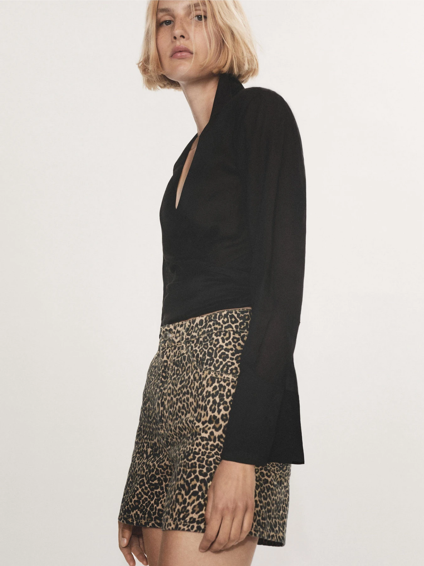 Шорты MANGO модель 77040388_30 Шорты MANGO модель 77040388_30 Фото