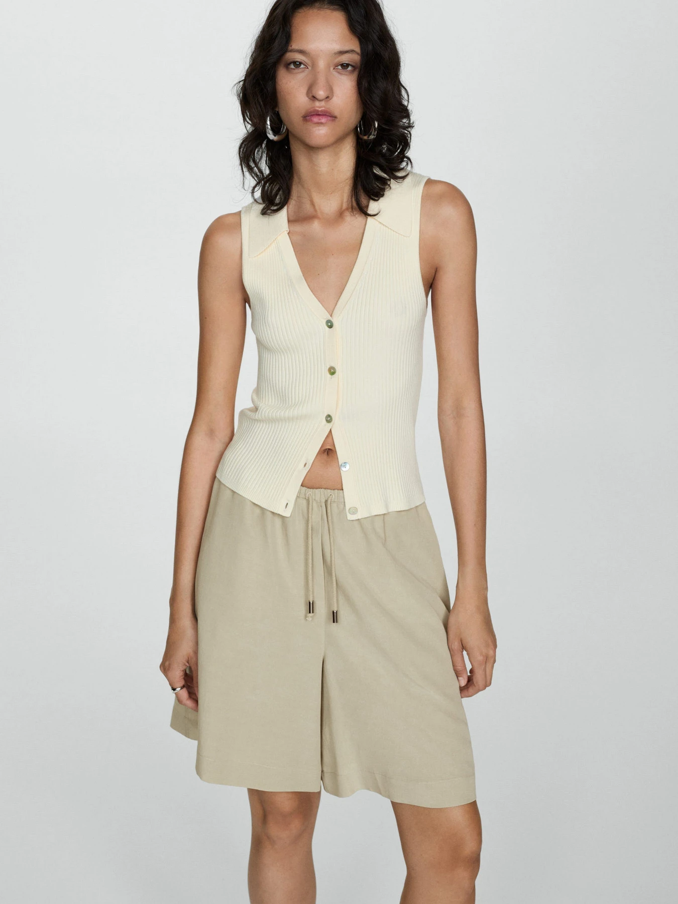 Шорти MANGO модель 77023266_43 Шорти MANGO модель 77023266_43 Фото
