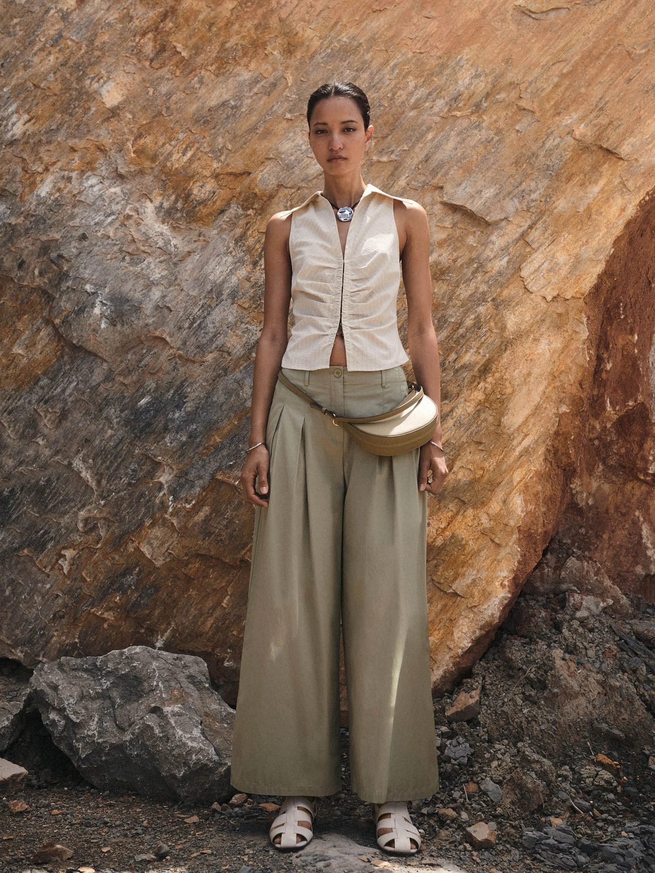 Штани MANGO модель 77053263_45 Штани MANGO модель 77053263_45 Фото
