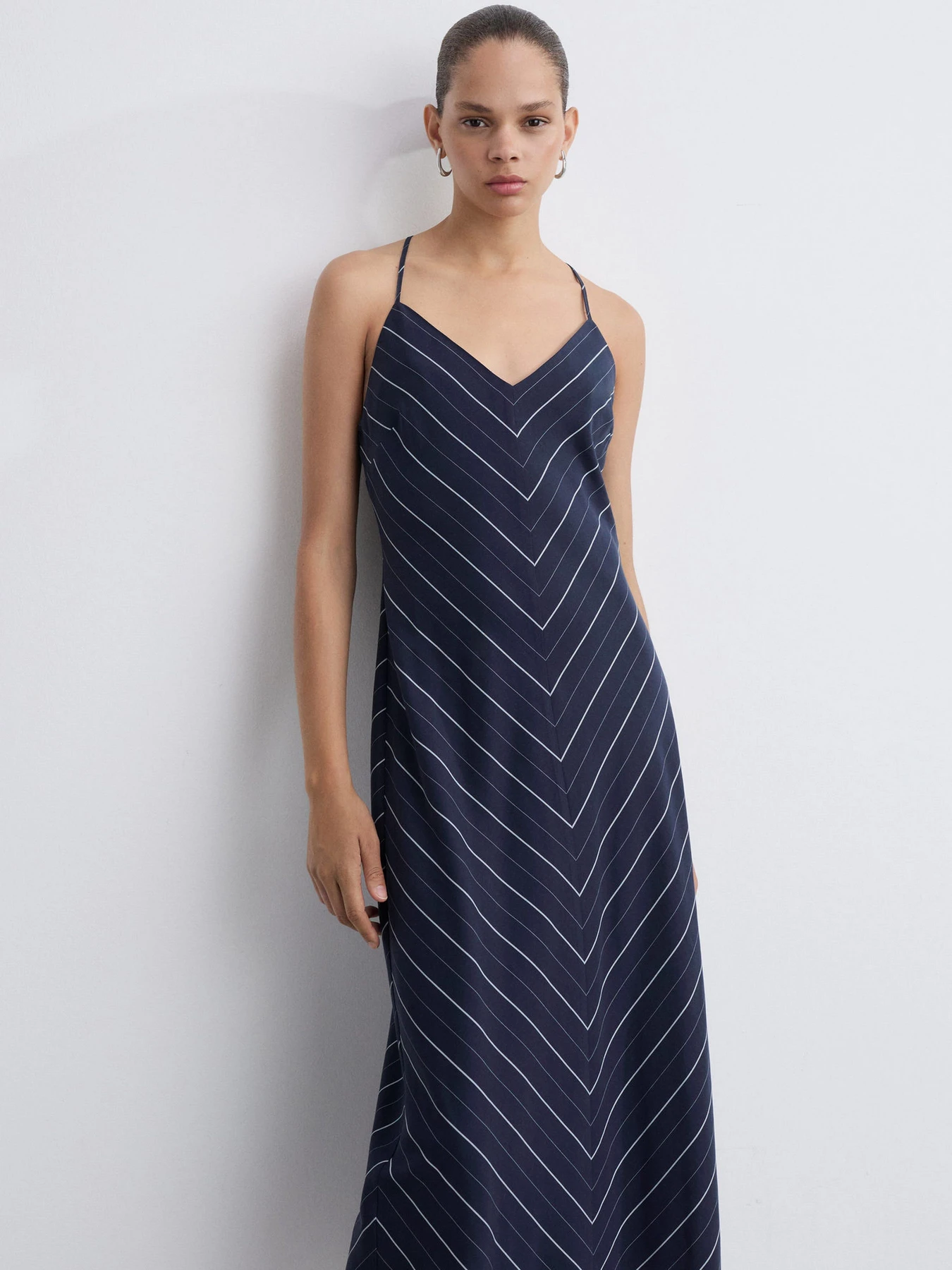 Сукні MANGO модель 77053282_69 Сукні MANGO модель 77053282_69 Фото