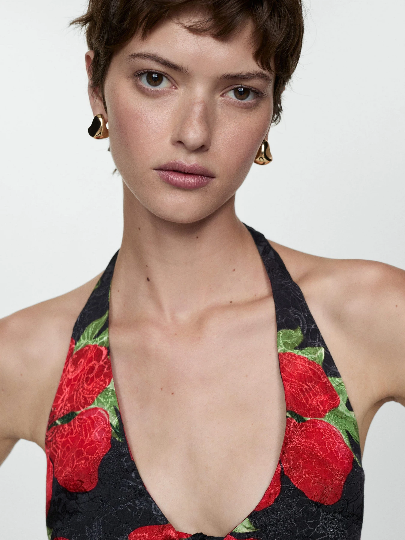 Платья MANGO модель 77092921_99 Платья MANGO модель 77092921_99 Фото