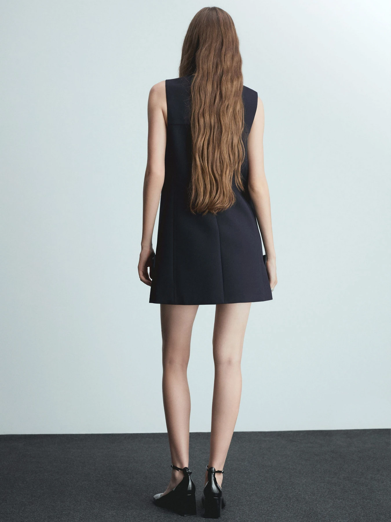 Платья MANGO модель 77016762_69 Платья MANGO модель 77016762_69 Фото