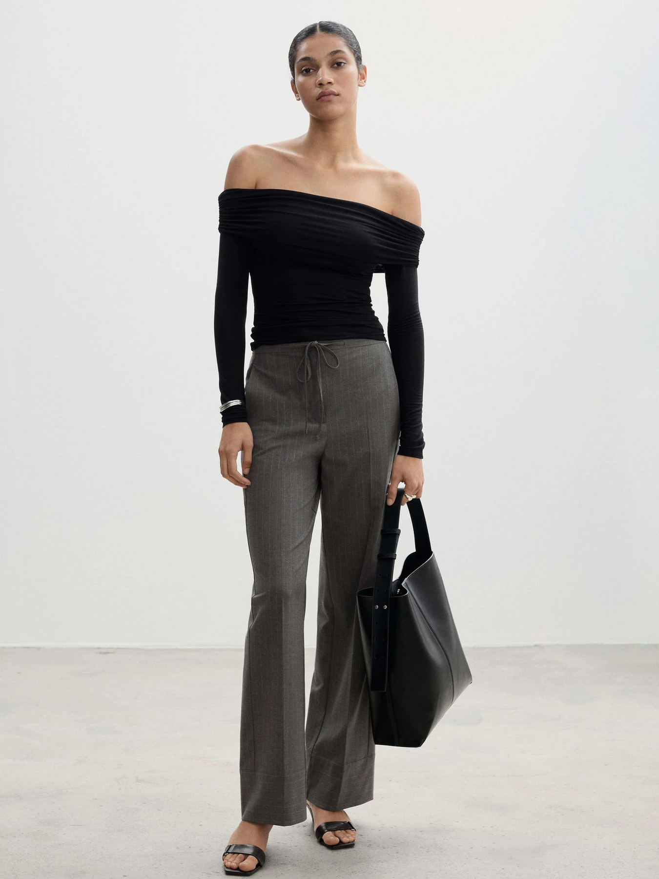Брюки MANGO модель 77054760_92 Брюки MANGO модель 77054760_92 Фото