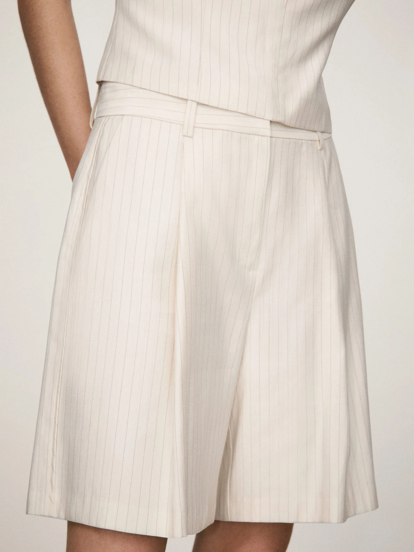 Шорти MANGO модель 77063264_5 Шорти MANGO модель 77063264_5 Фото
