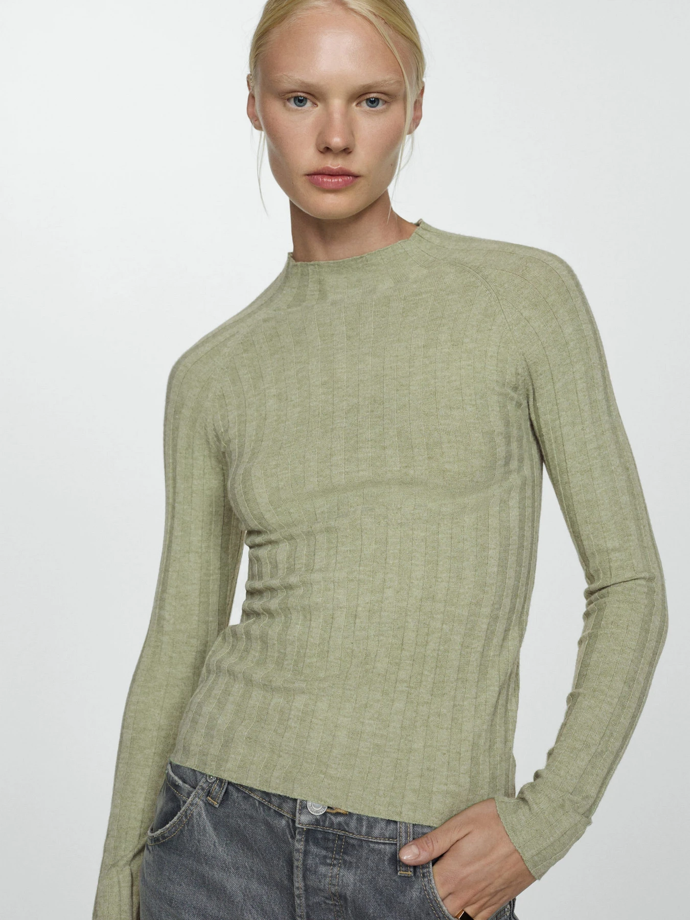 Свитры и кардиганы MANGO модель 77015651_40 Свитры и кардиганы MANGO модель 77015651_40 Фото