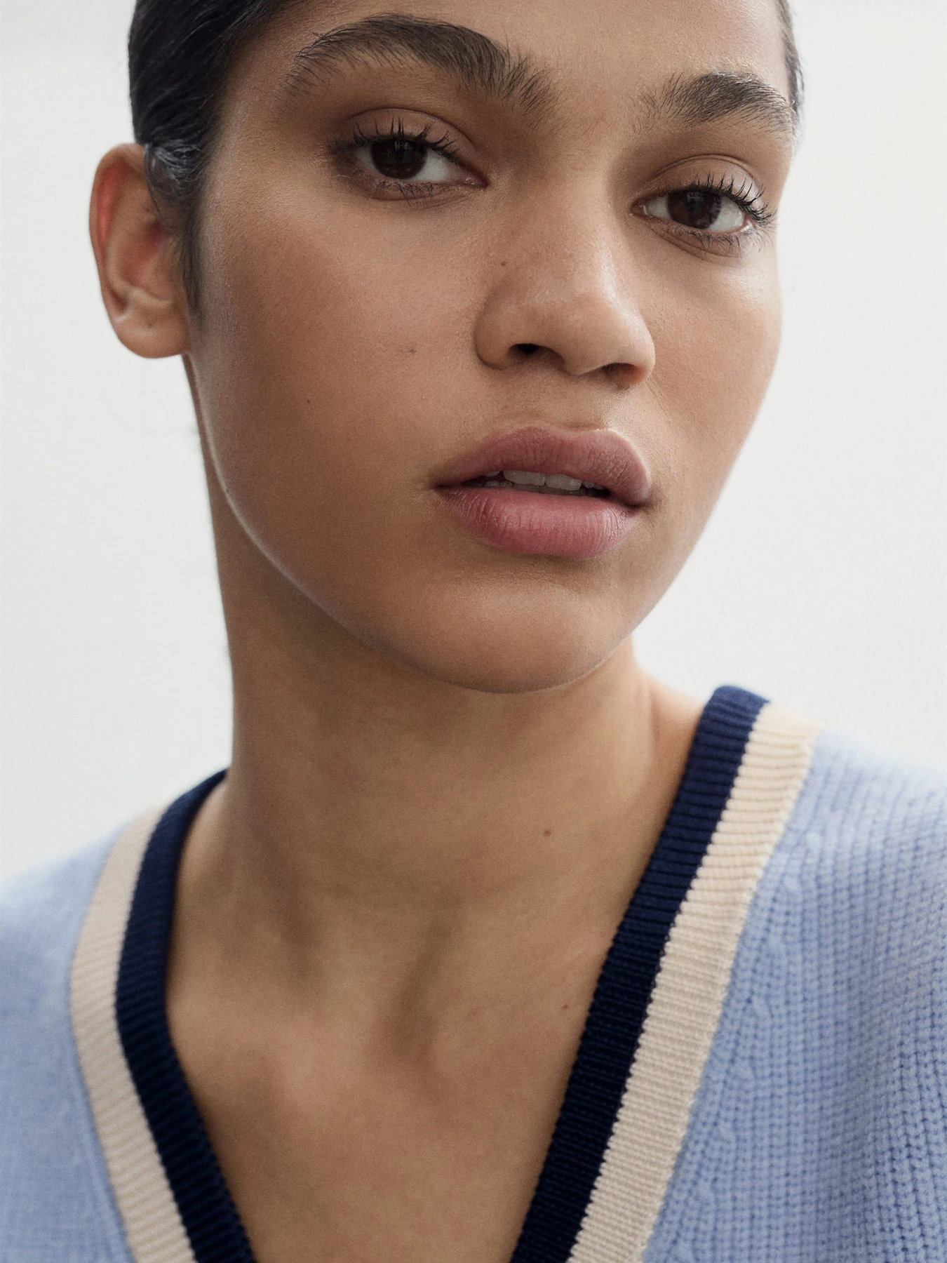 Свитры и кардиганы MANGO модель 77074034_50 Свитры и кардиганы MANGO модель 77074034_50 Фото