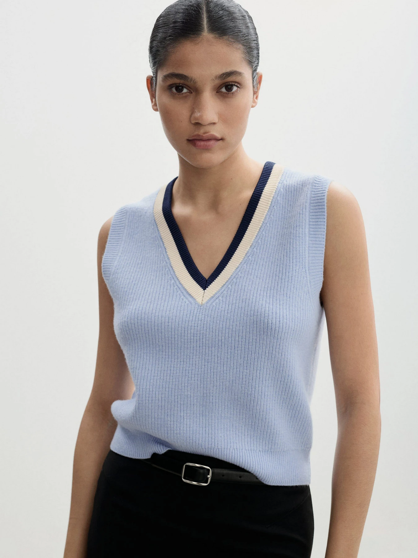 Свитры и кардиганы MANGO модель 77074034_50 Свитры и кардиганы MANGO модель 77074034_50 Фото