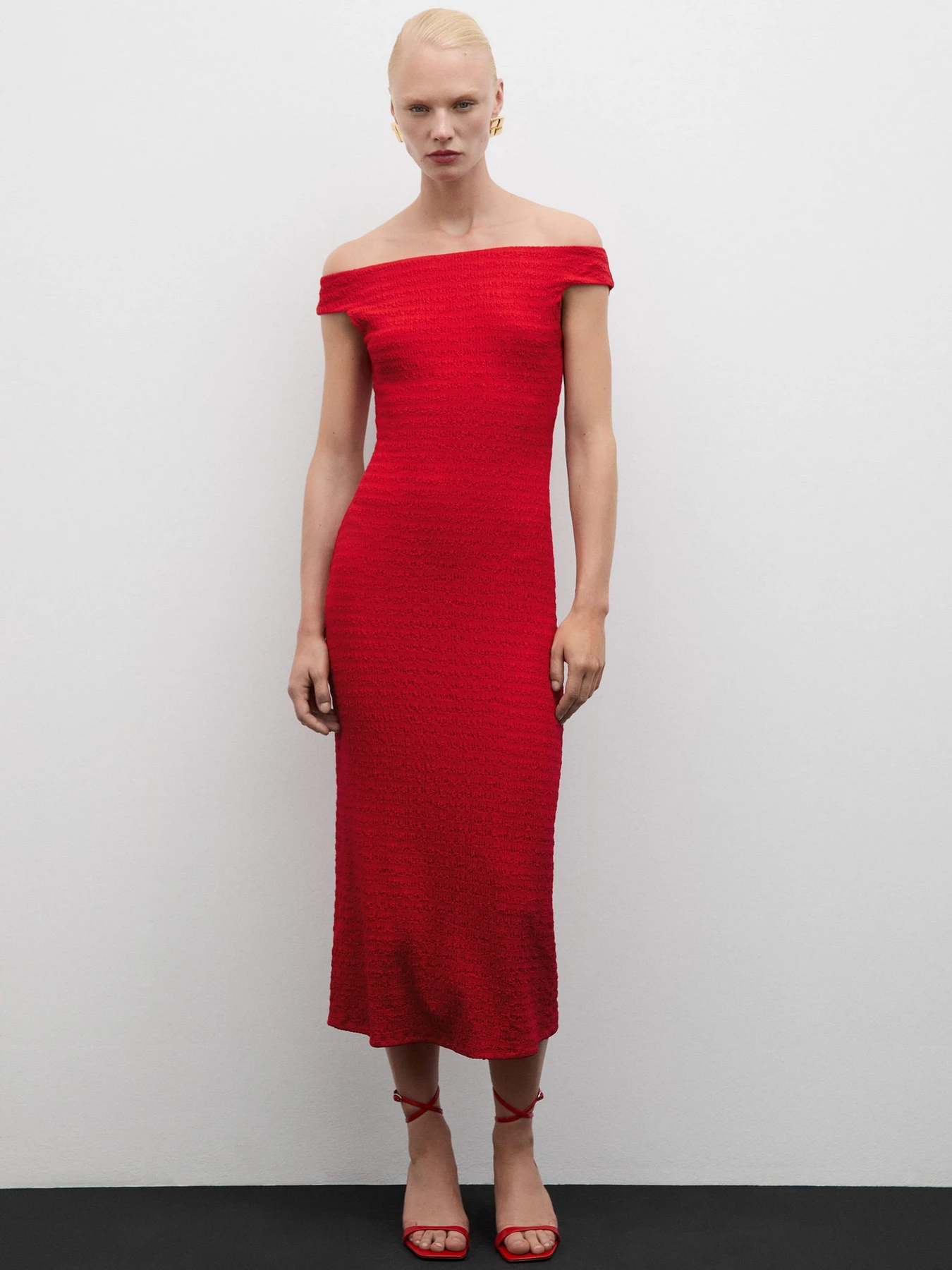 Сукні MANGO модель 77064030_70 Сукні MANGO модель 77064030_70 Фото