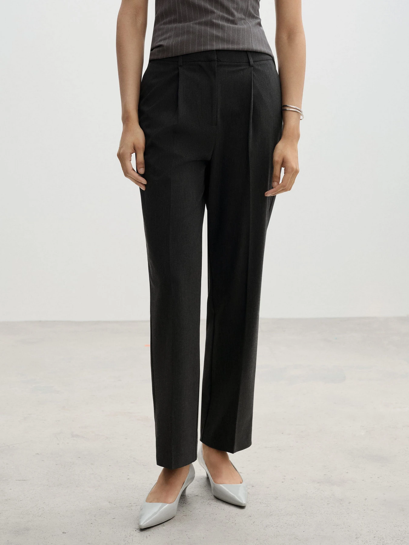 Штани MANGO модель 77094438_92 Штани MANGO модель 77094438_92 Фото