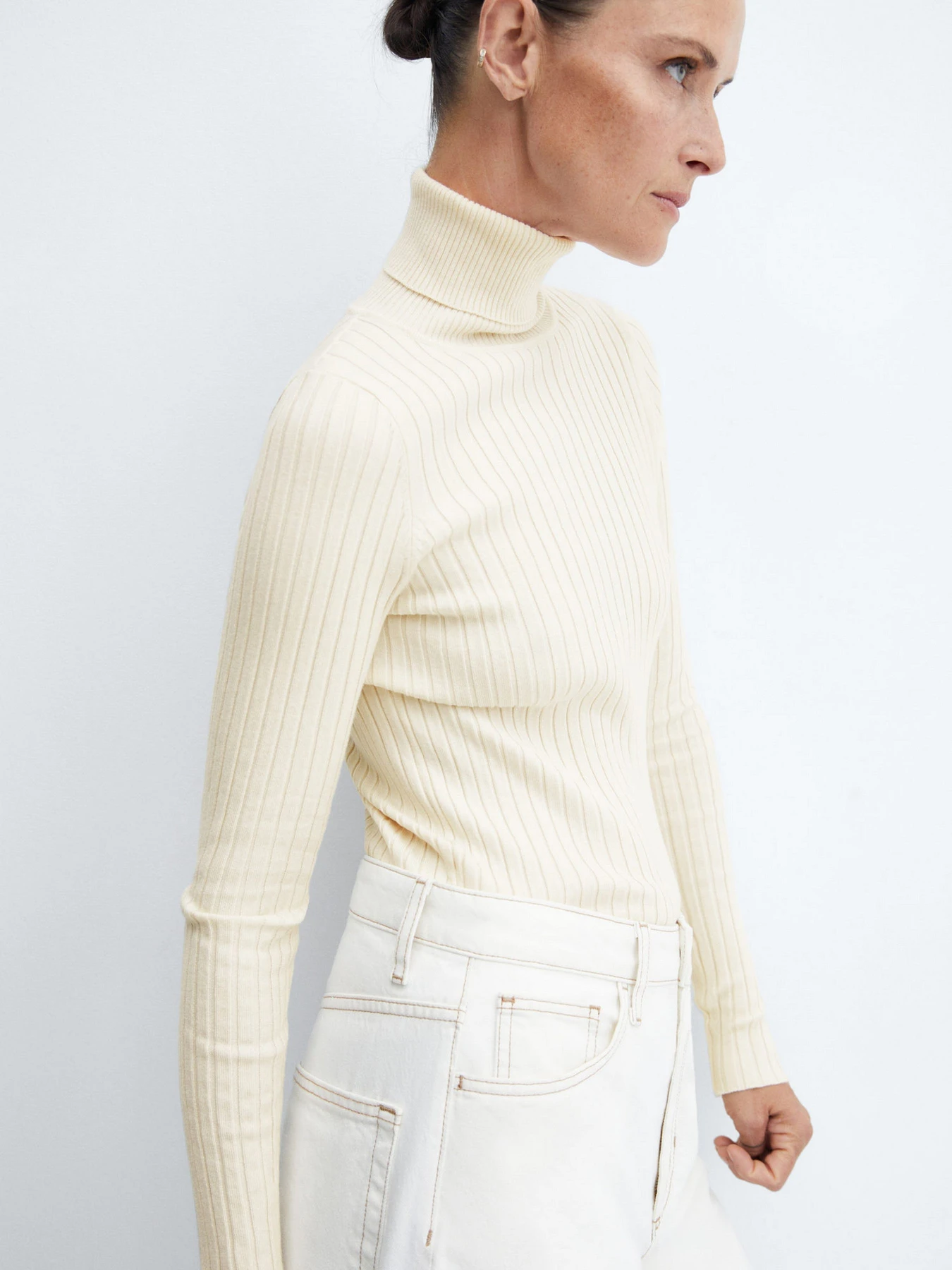 Свитры и кардиганы MANGO Goletac модель 57007743_5 Свитры и кардиганы MANGO Goletac модель 57007743_5 Фото