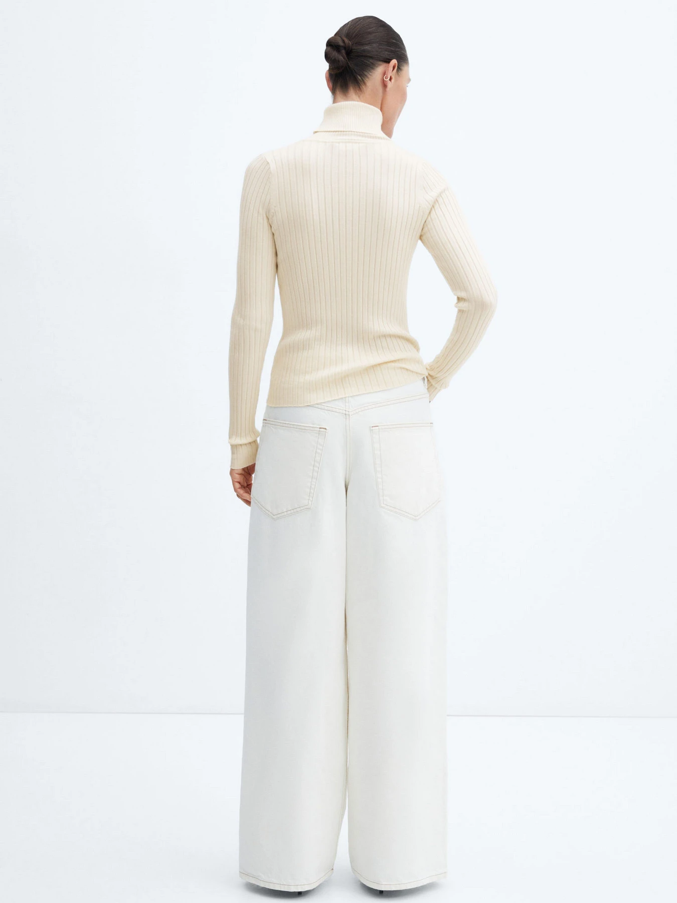 Свитры и кардиганы MANGO Goletac модель 57007743_5 Свитры и кардиганы MANGO Goletac модель 57007743_5 Фото