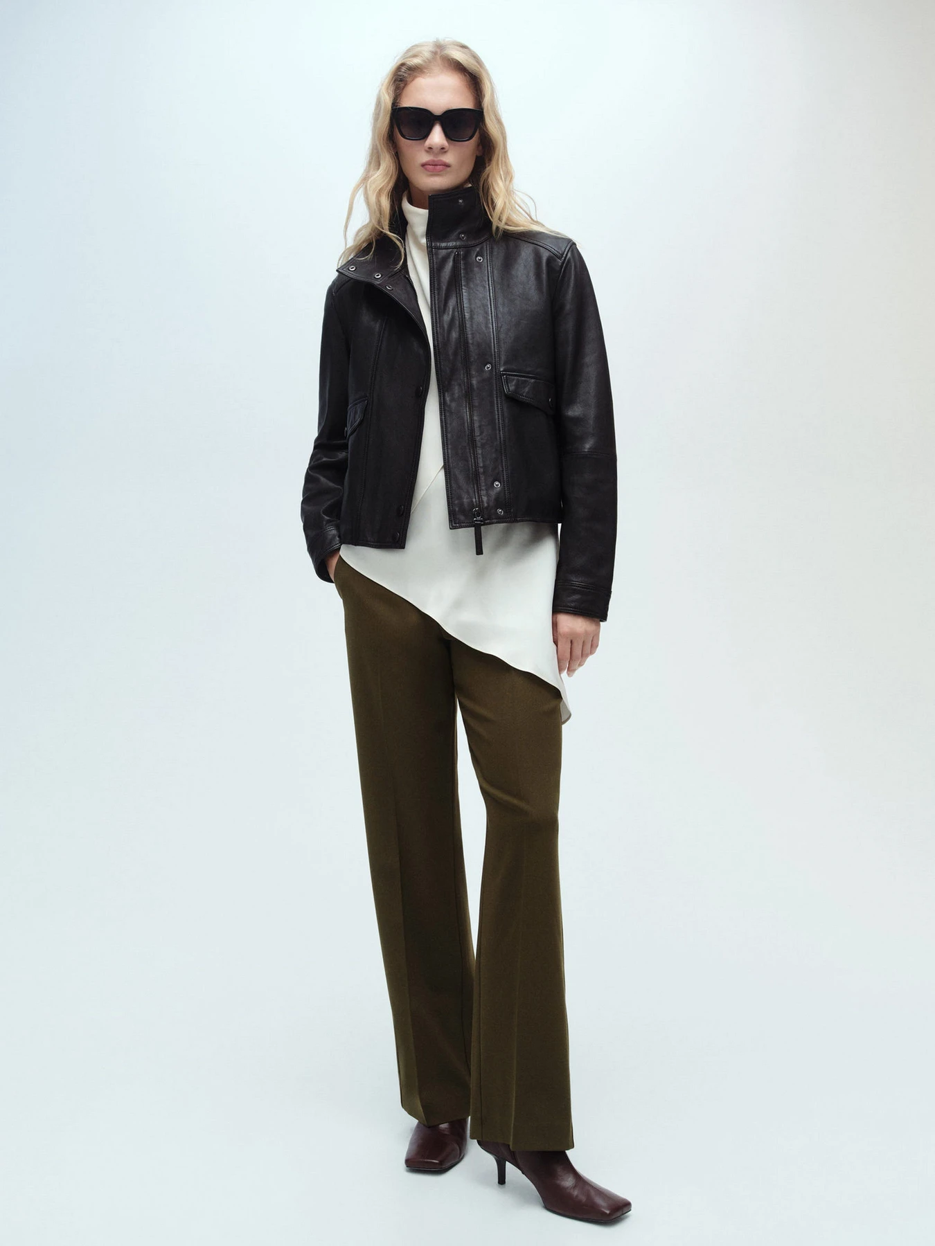 Штани MANGO CARLOSW модель 87081511_37 Штани MANGO CARLOSW модель 87081511_37 Фото