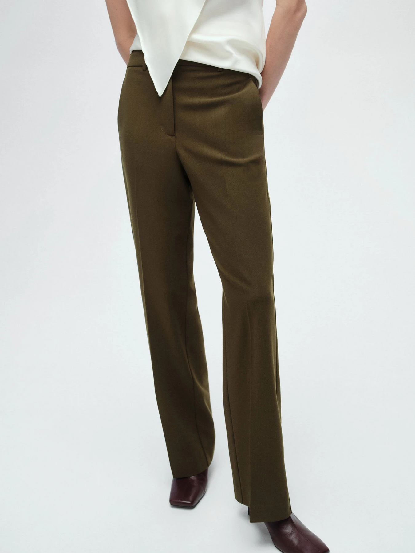 Штани MANGO CARLOSW модель 87081511_37 Штани MANGO CARLOSW модель 87081511_37 Фото