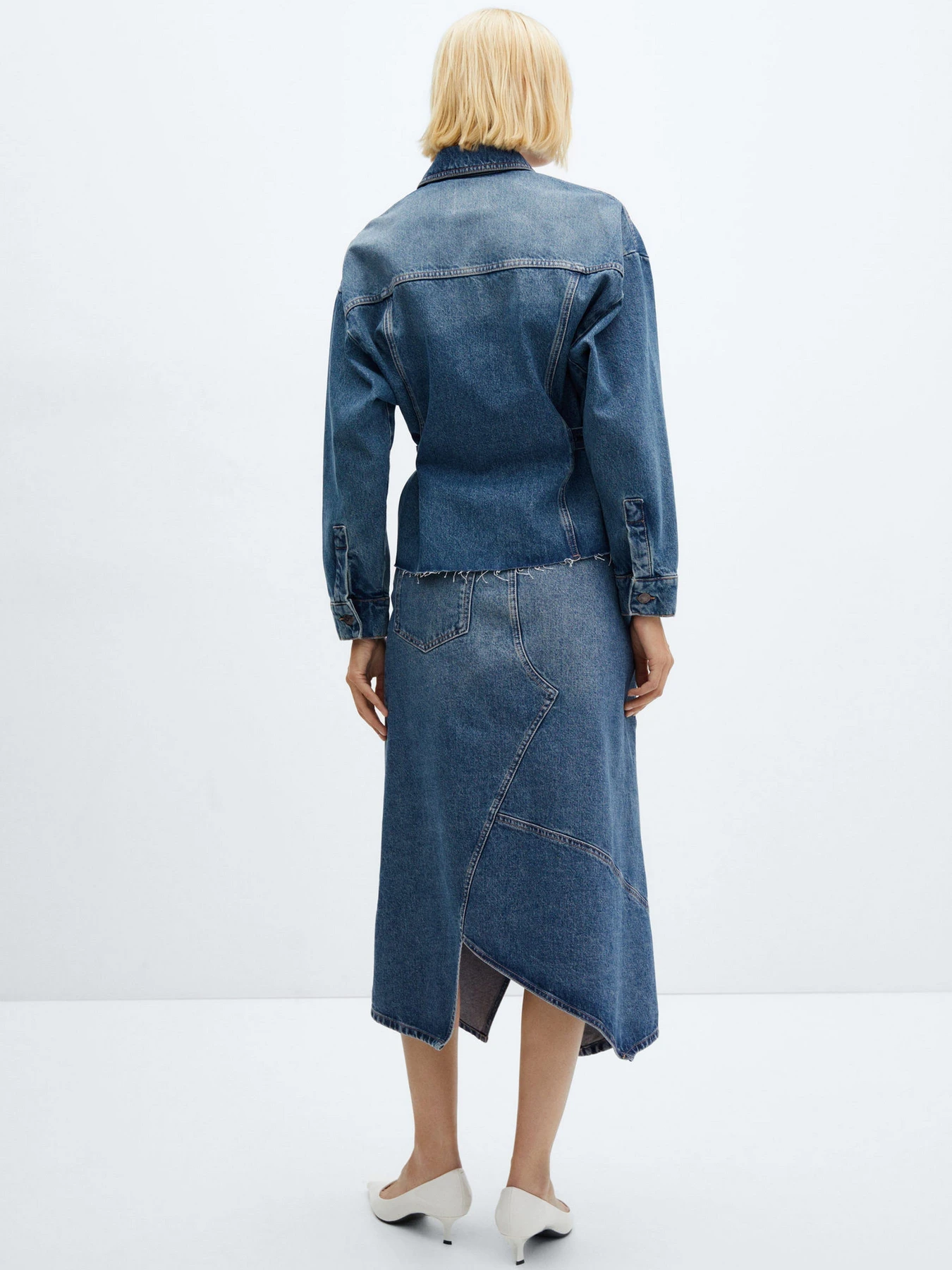 Куртки и дубленки MANGO Zendaya модель 57079117_TO Куртки и дубленки MANGO Zendaya модель 57079117_TO Фото
