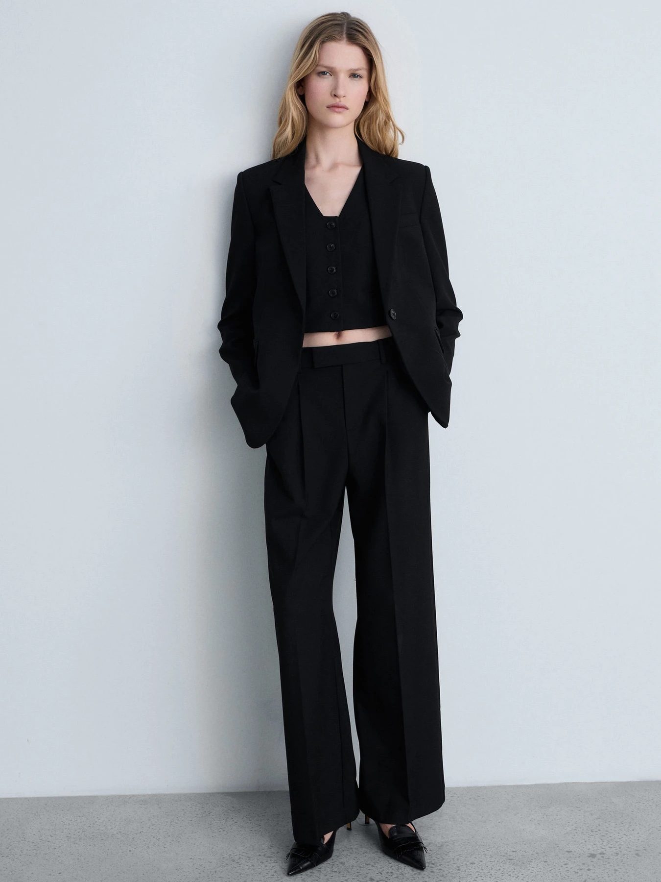 Брюки MANGO BOWERY2 модель 87045140_99 Брюки MANGO BOWERY2 модель 87045140_99 Фото