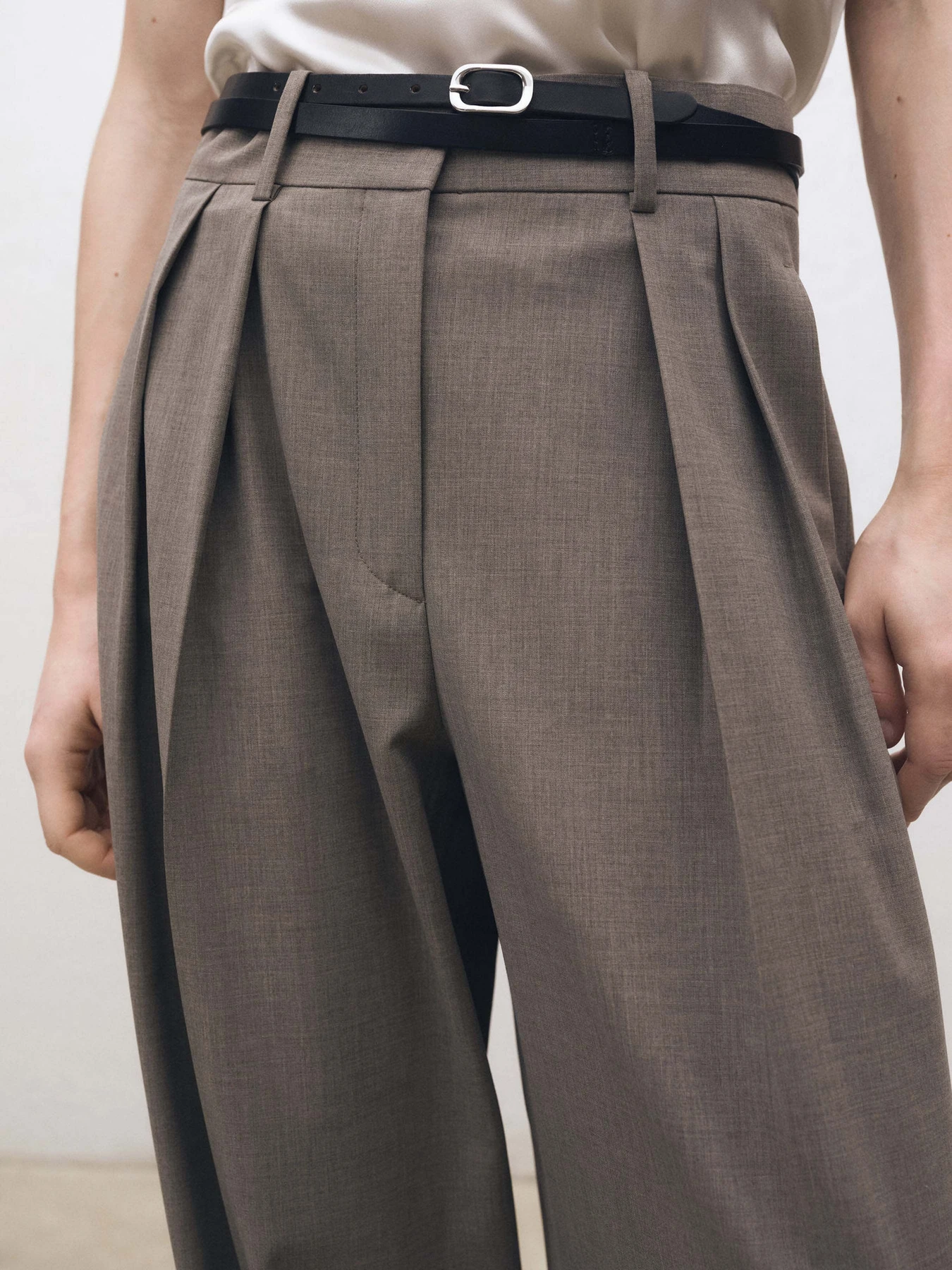Брюки MANGO модель 87084426_35 Брюки MANGO модель 87084426_35 Фото