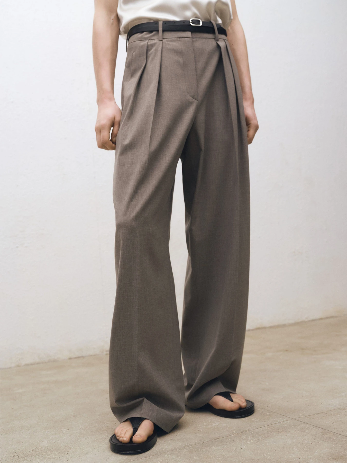 Брюки MANGO модель 87084426_35 Брюки MANGO модель 87084426_35 Фото