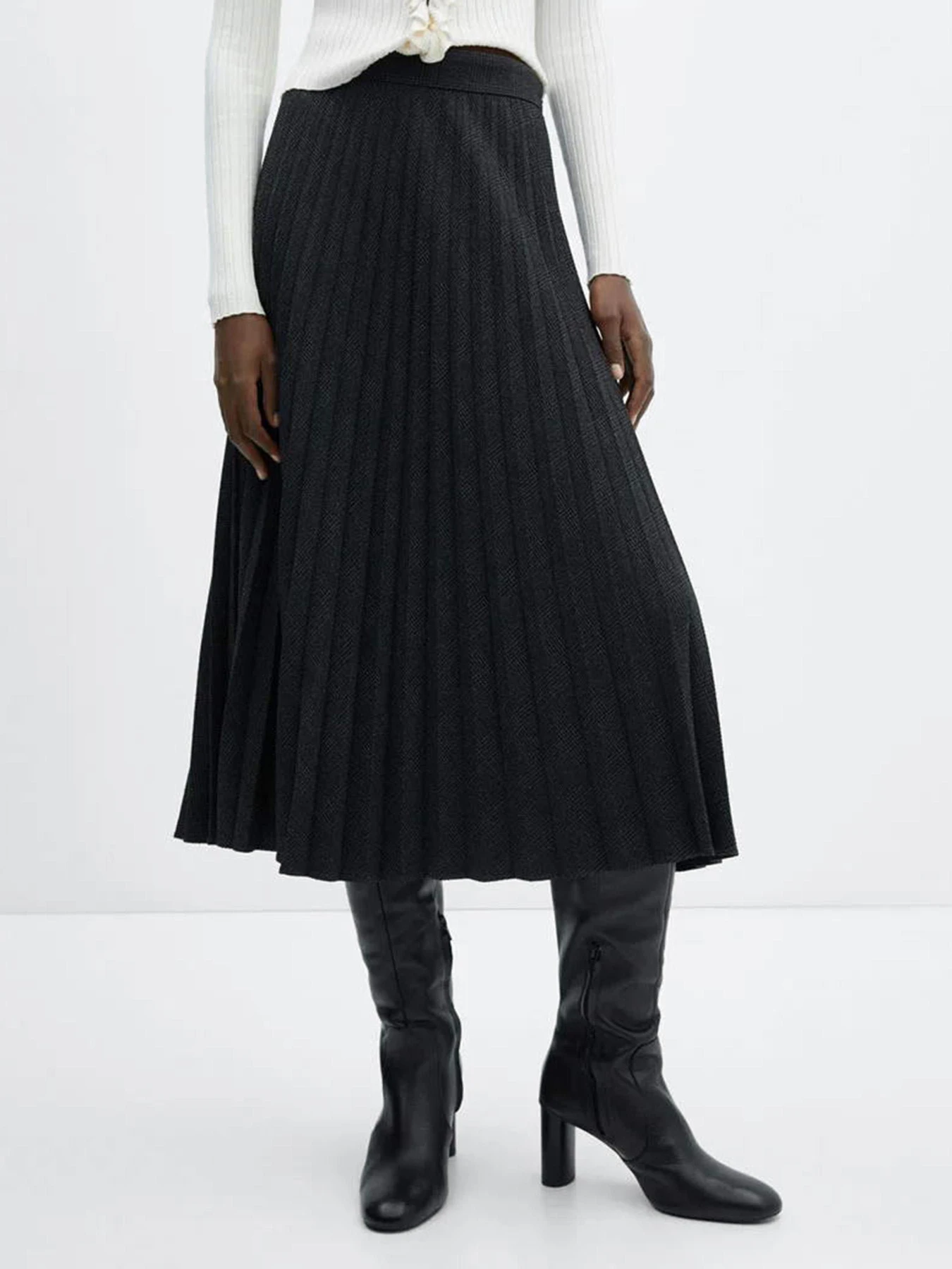 Юбки MANGO Pleat модель 57058271_99 Юбки MANGO Pleat модель 57058271_99 Фото