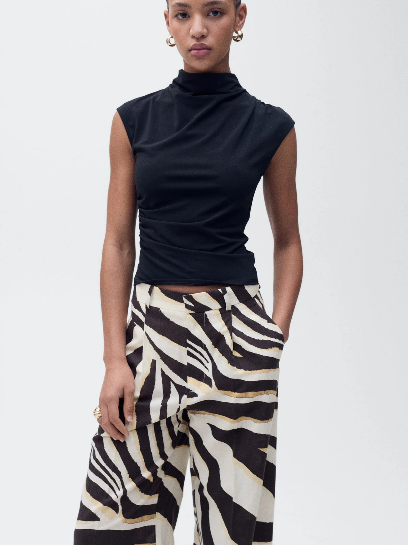 Штани MANGO модель 87025769_8 Штани MANGO модель 87025769_8 Фото
