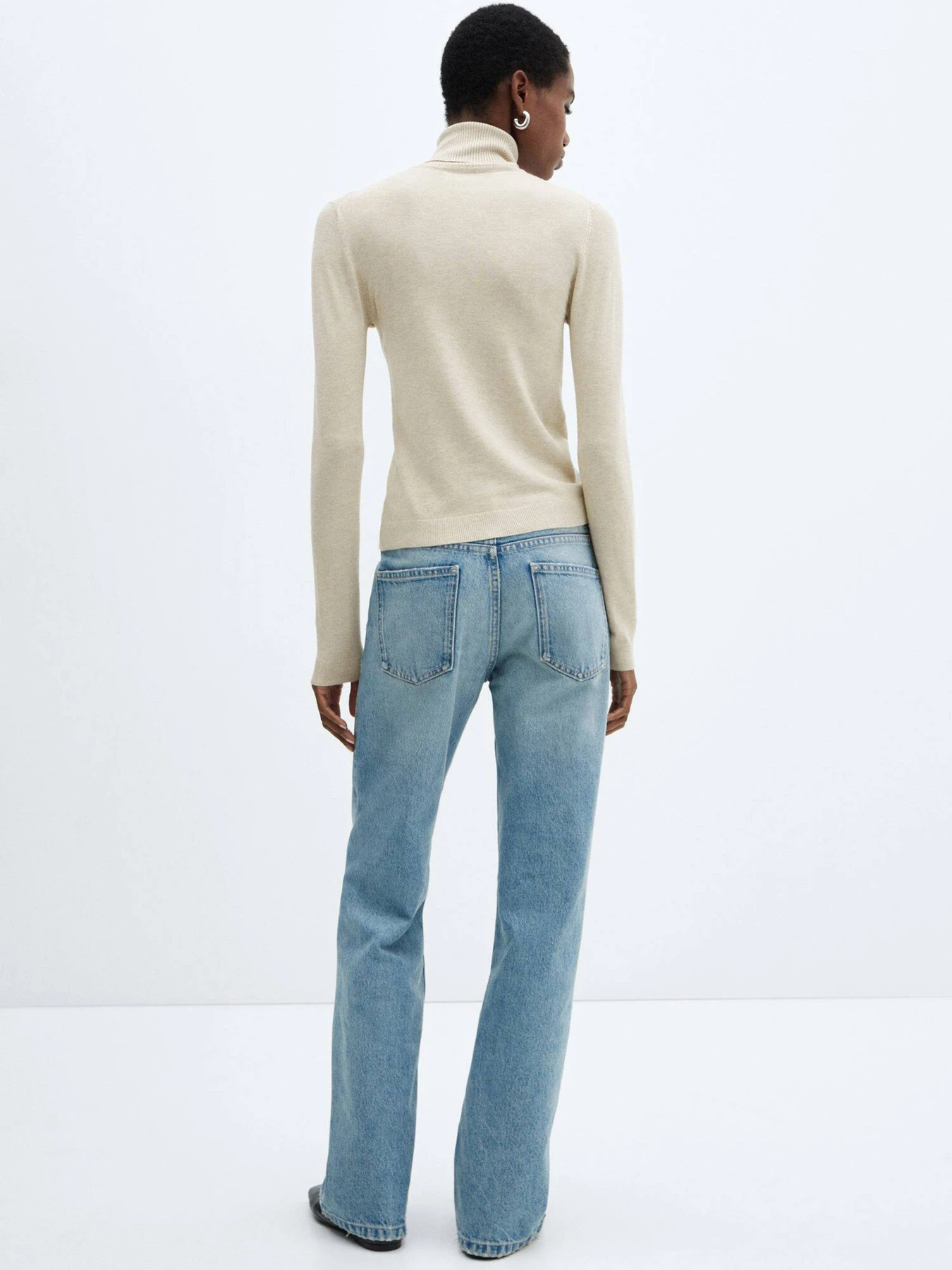 Свитры и кардиганы MANGO Almar модель 67000469_7 Свитры и кардиганы MANGO Almar модель 67000469_7 Фото