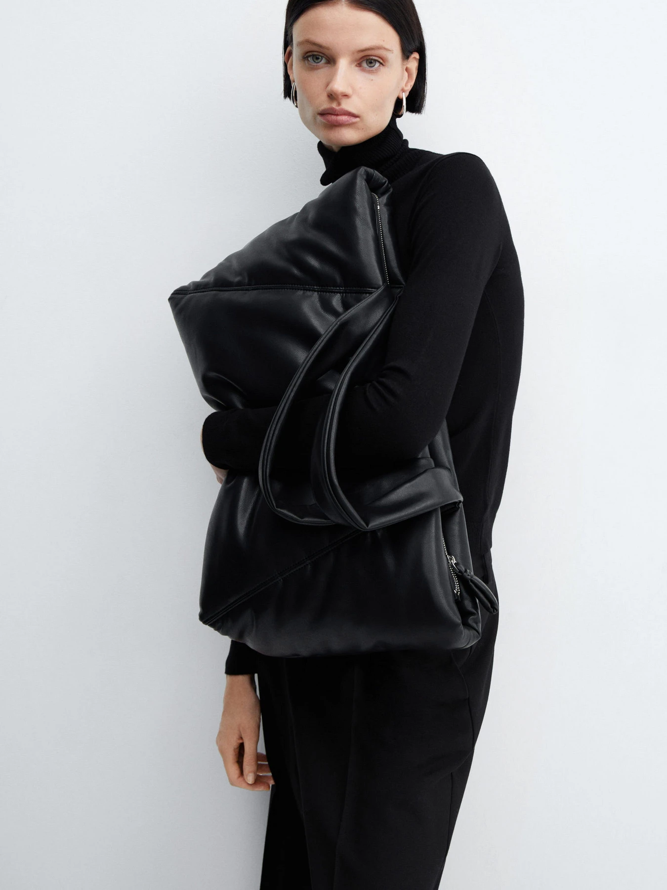 Свитры и кардиганы MANGO Almar модель 67000469_99 Свитры и кардиганы MANGO Almar модель 67000469_99 Фото