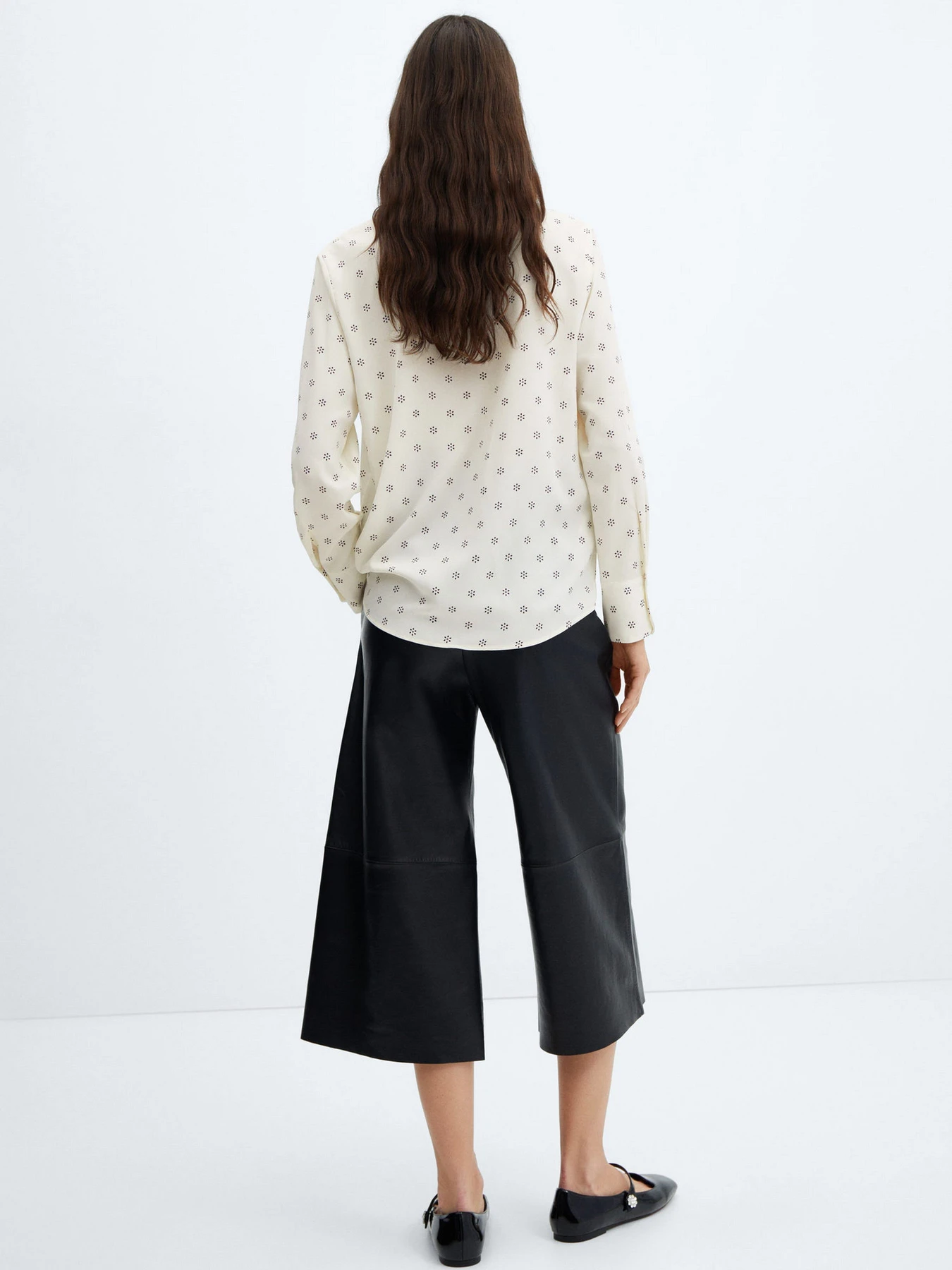 Рубашки MANGO BASIC модель 67020435_10 Рубашки MANGO BASIC модель 67020435_10 Фото