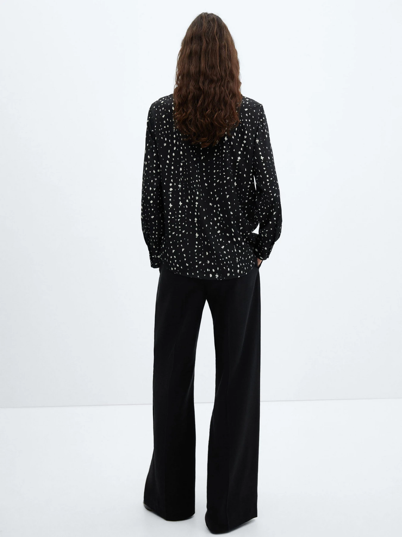 Сорочки MANGO BASIC модель 67020435_34 Фото