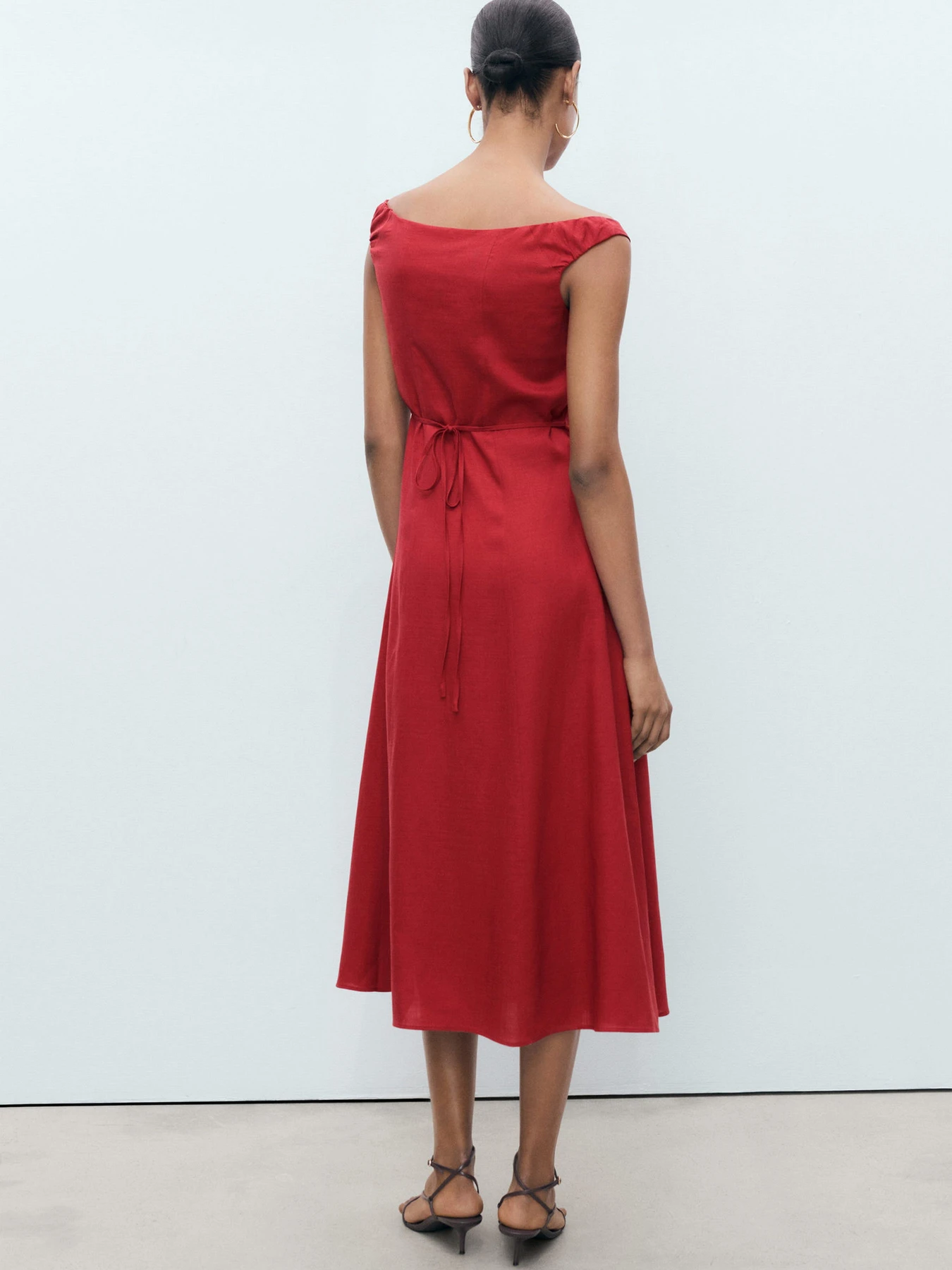 Сукні MANGO модель 17011167_27 Сукні MANGO модель 17011167_27 Фото
