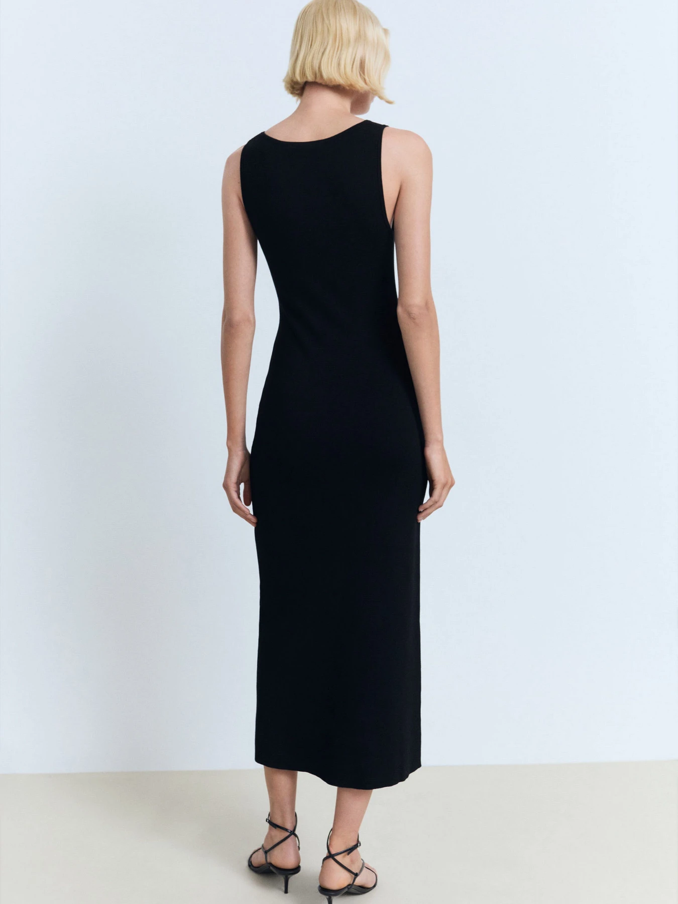 Сукні MANGO FORAT модель 17021218_99 Сукні MANGO FORAT модель 17021218_99 Фото
