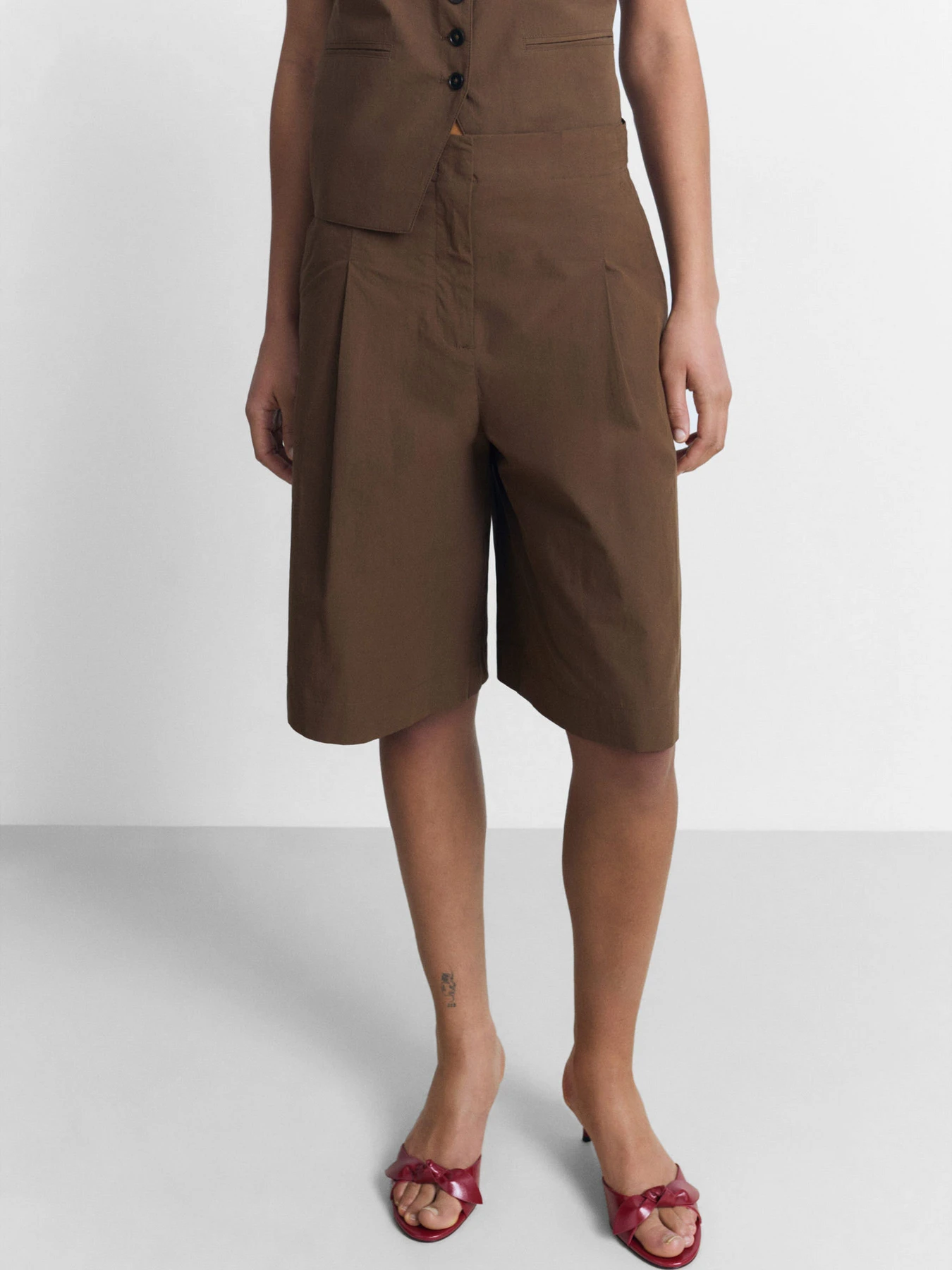 Шорты MANGO HUGA модель 17091187_30 Шорты MANGO HUGA модель 17091187_30 Фото
