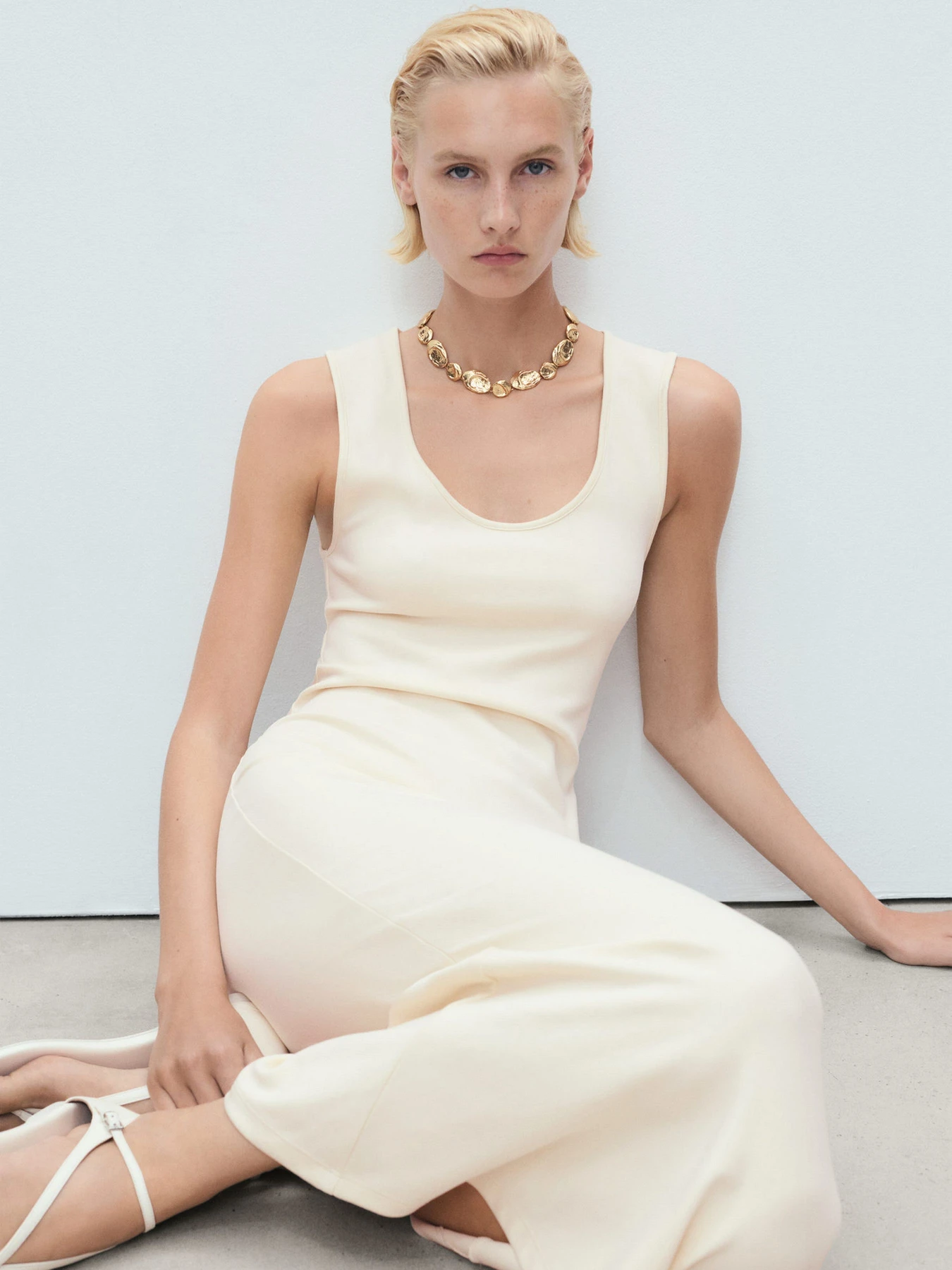 Сукні MANGO BOWSER модель 17091199_5 Сукні MANGO BOWSER модель 17091199_5 Фото