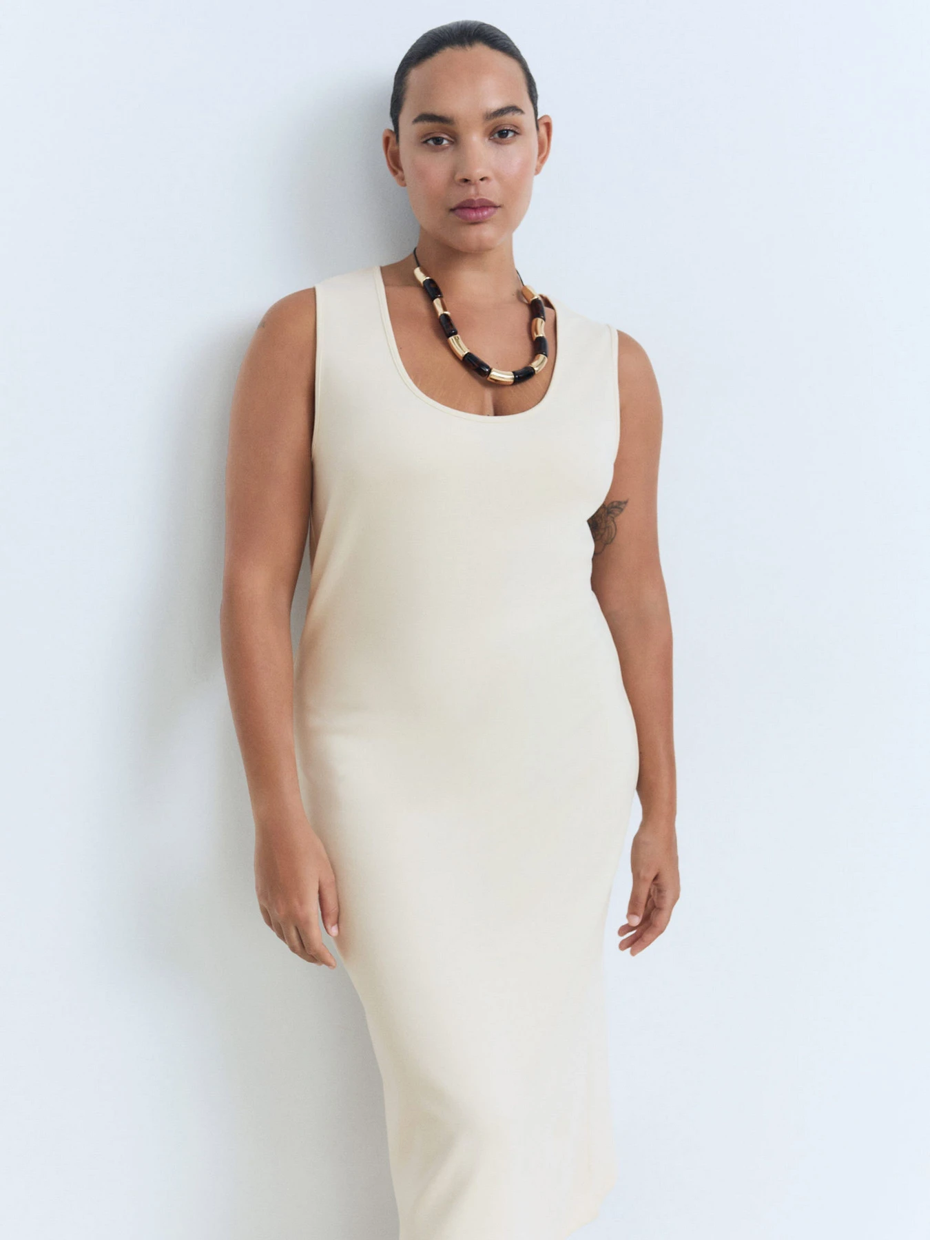 Сукні MANGO BOWSER модель 17091199_5 Сукні MANGO BOWSER модель 17091199_5 Фото