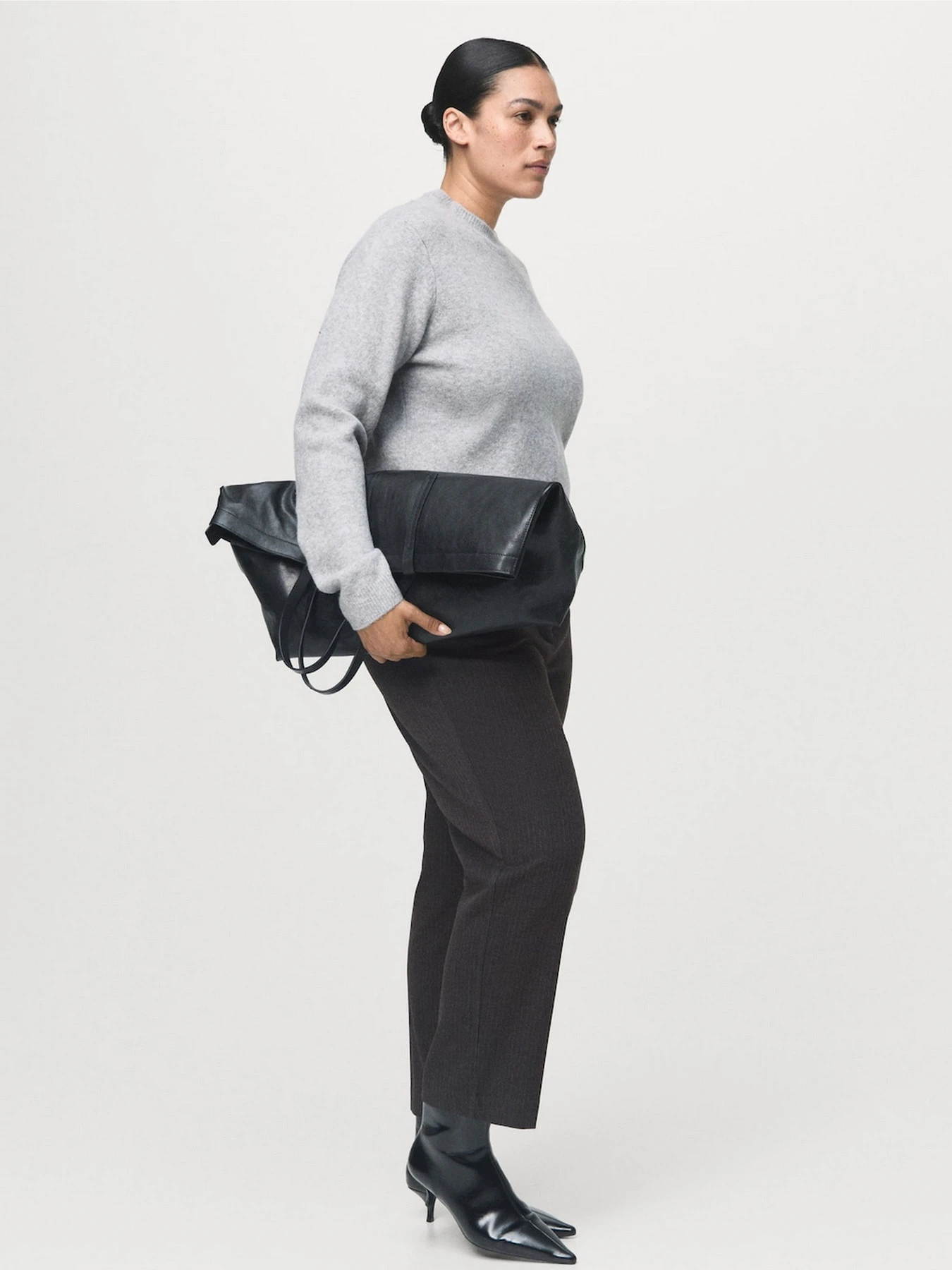 Штани MANGO NEWARM модель 17065799_92 Штани MANGO NEWARM модель 17065799_92 Фото