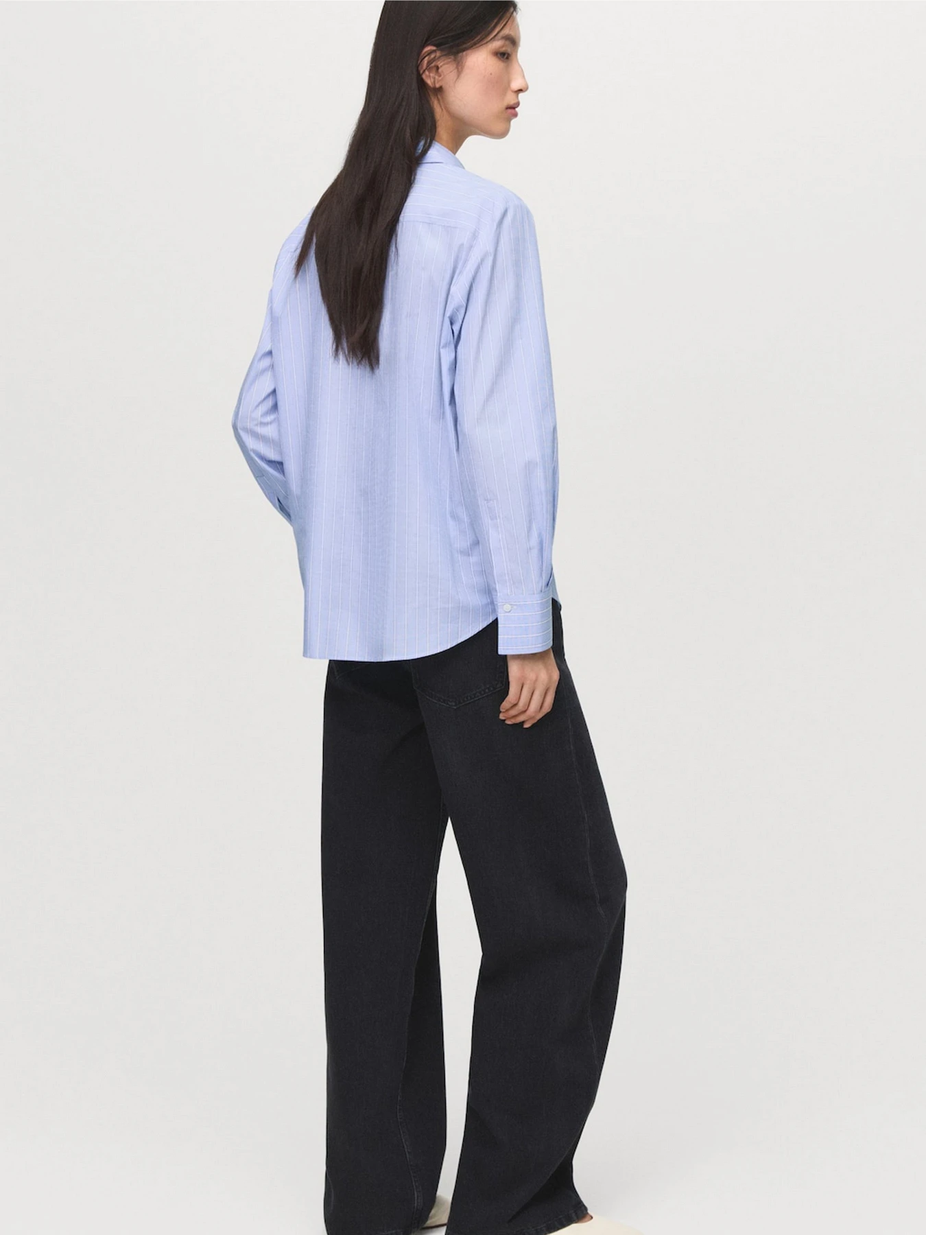 Рубашки MANGO REGU модель 17014088_50 Рубашки MANGO REGU модель 17014088_50 Фото