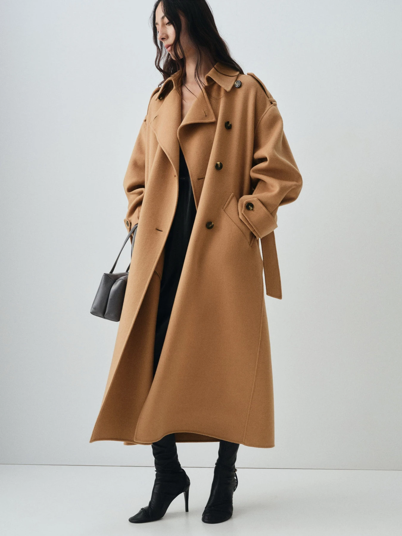 Пальто и плащи MANGO модель 17045824_9 Пальто и плащи MANGO модель 17045824_9 Фото