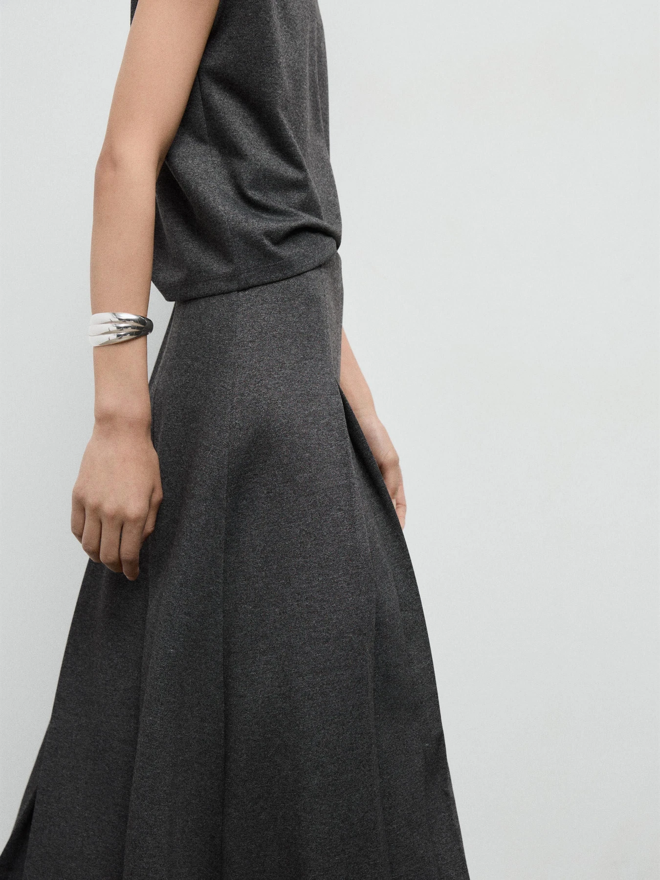 Юбки MANGO модель 17085817_92 Юбки MANGO модель 17085817_92 Фото