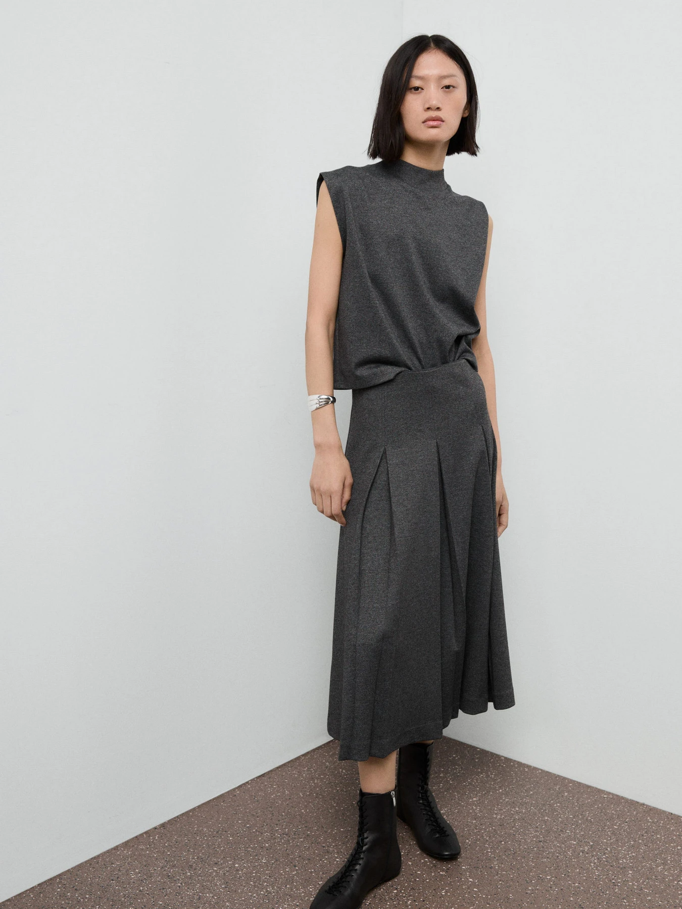 Юбки MANGO модель 17085817_92 Юбки MANGO модель 17085817_92 Фото