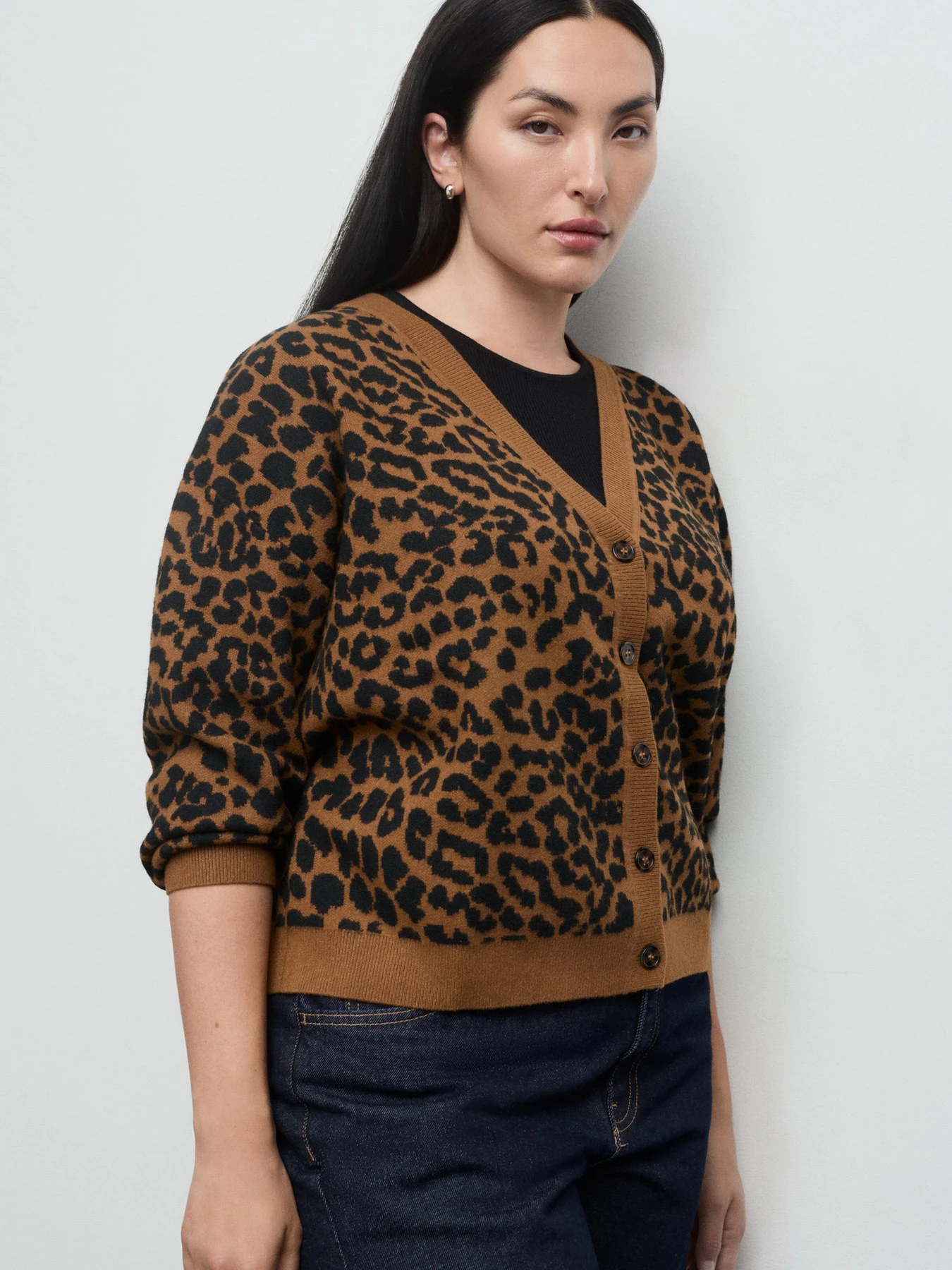 Свитры и кардиганы MANGO LEONA модель 17056346_9 Свитры и кардиганы MANGO LEONA модель 17056346_9 Фото