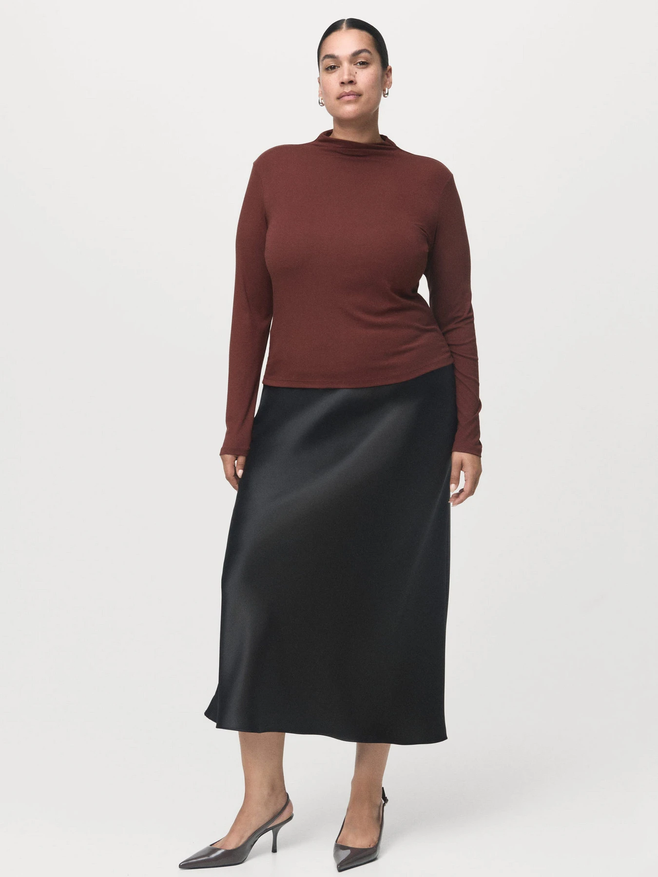 Свитры и кардиганы MANGO SECONDPE модель 17047784_30 Свитры и кардиганы MANGO SECONDPE модель 17047784_30 Фото