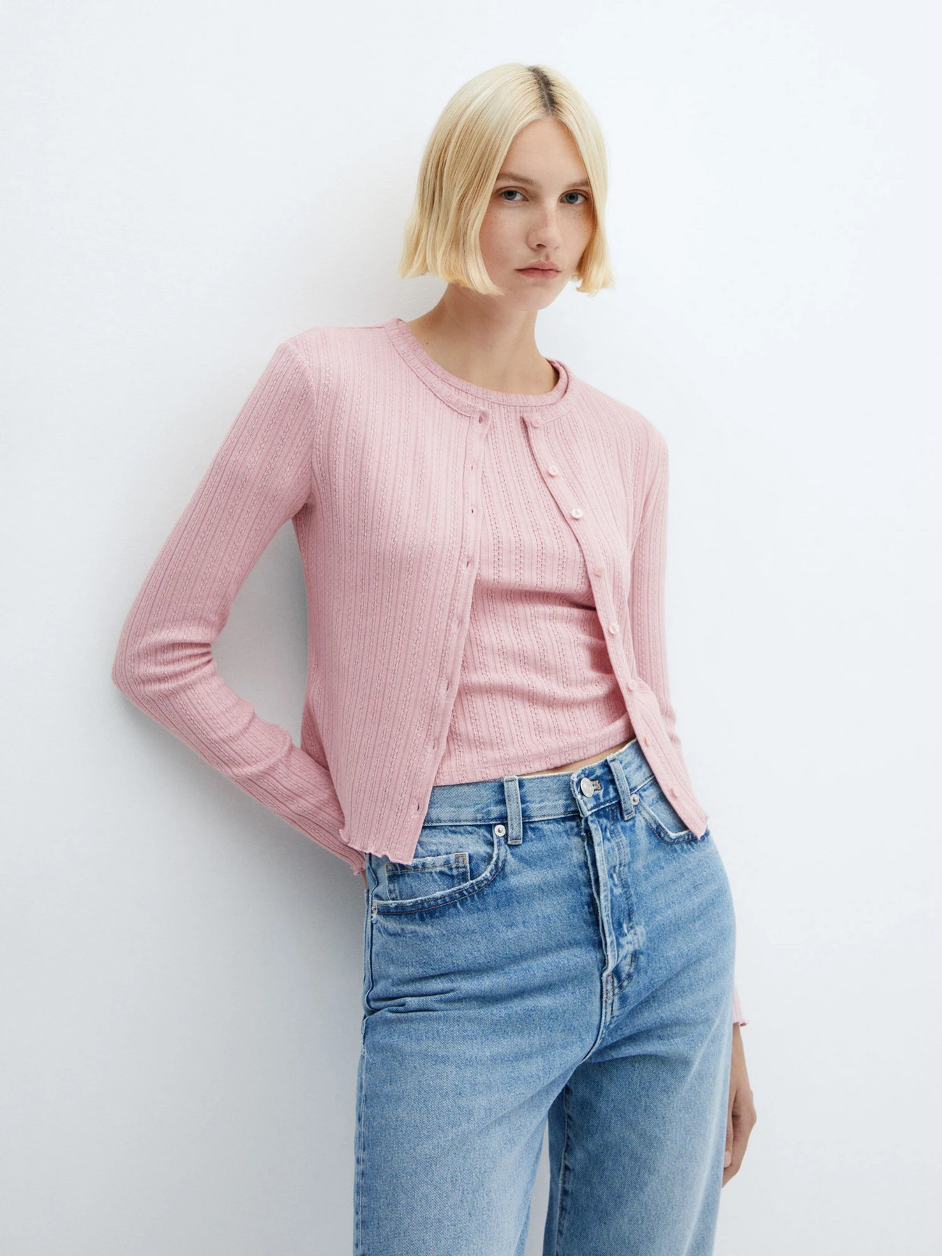 Свитры и кардиганы MANGO Lyra модель 67090466_85 Свитры и кардиганы MANGO Lyra модель 67090466_85 Фото